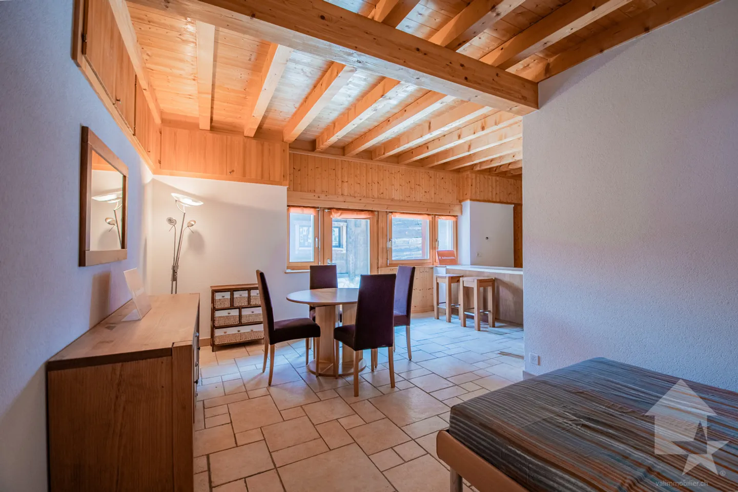 Chalet with Independent Studio - Photo 13 of 13