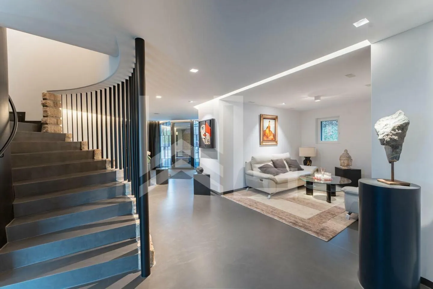 Propriété hors norme au calme avec vue lac - Photo 3 sur 13