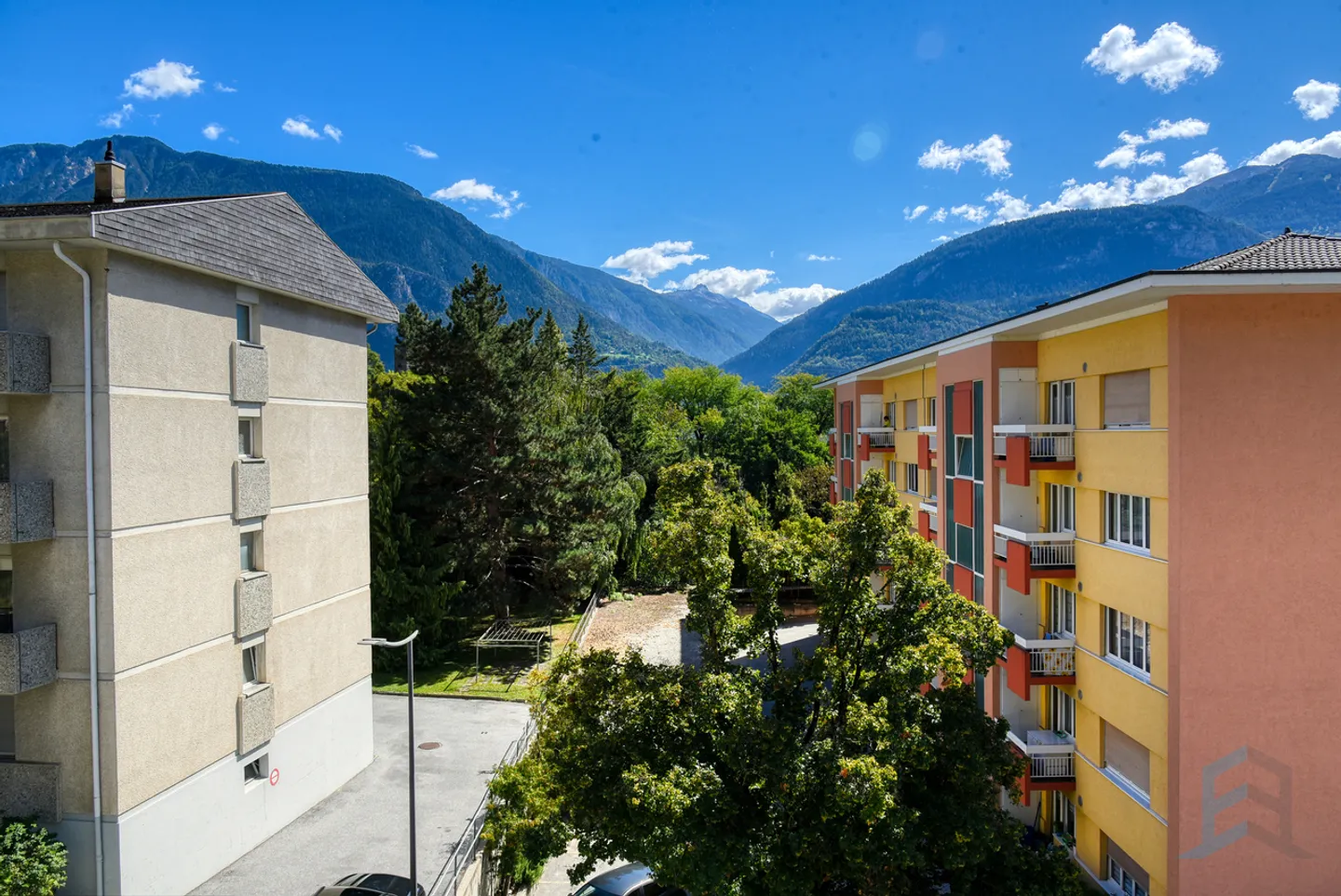 For Rent Spacious renovated 4 ½ room apartment with large balcony - Photo 11 of 13