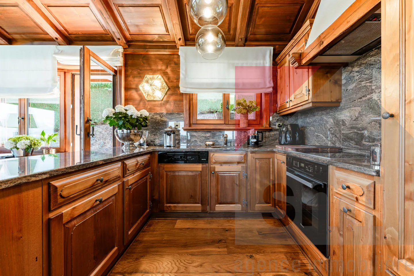Chalet esclusivo, completamente ristrutturato e arredato, in un angolo di paradiso - Foto 7 di 13