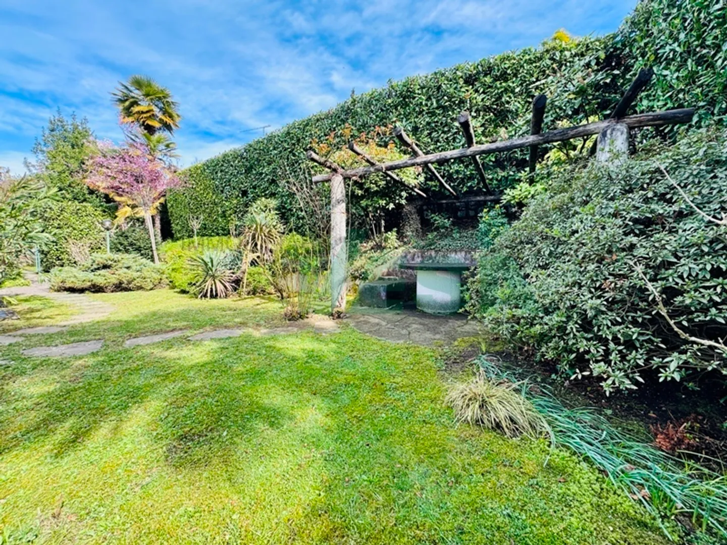 Elegant 5.5-room apartment with beautiful view and private garden - Photo 5 of 13