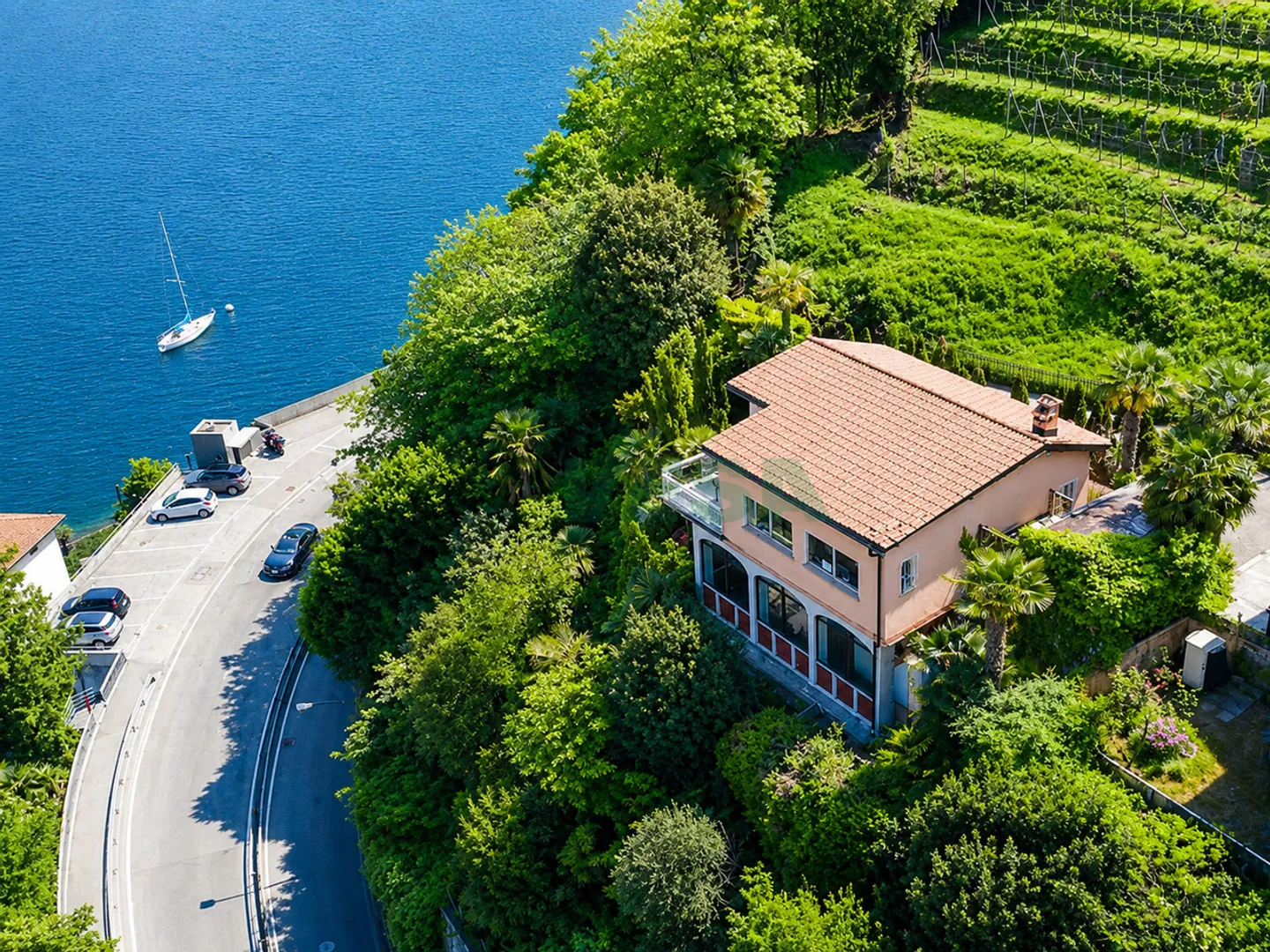 Bellissimo terreno con una spettacolare vista sulla baia di Lugano - Foto 4 von 5