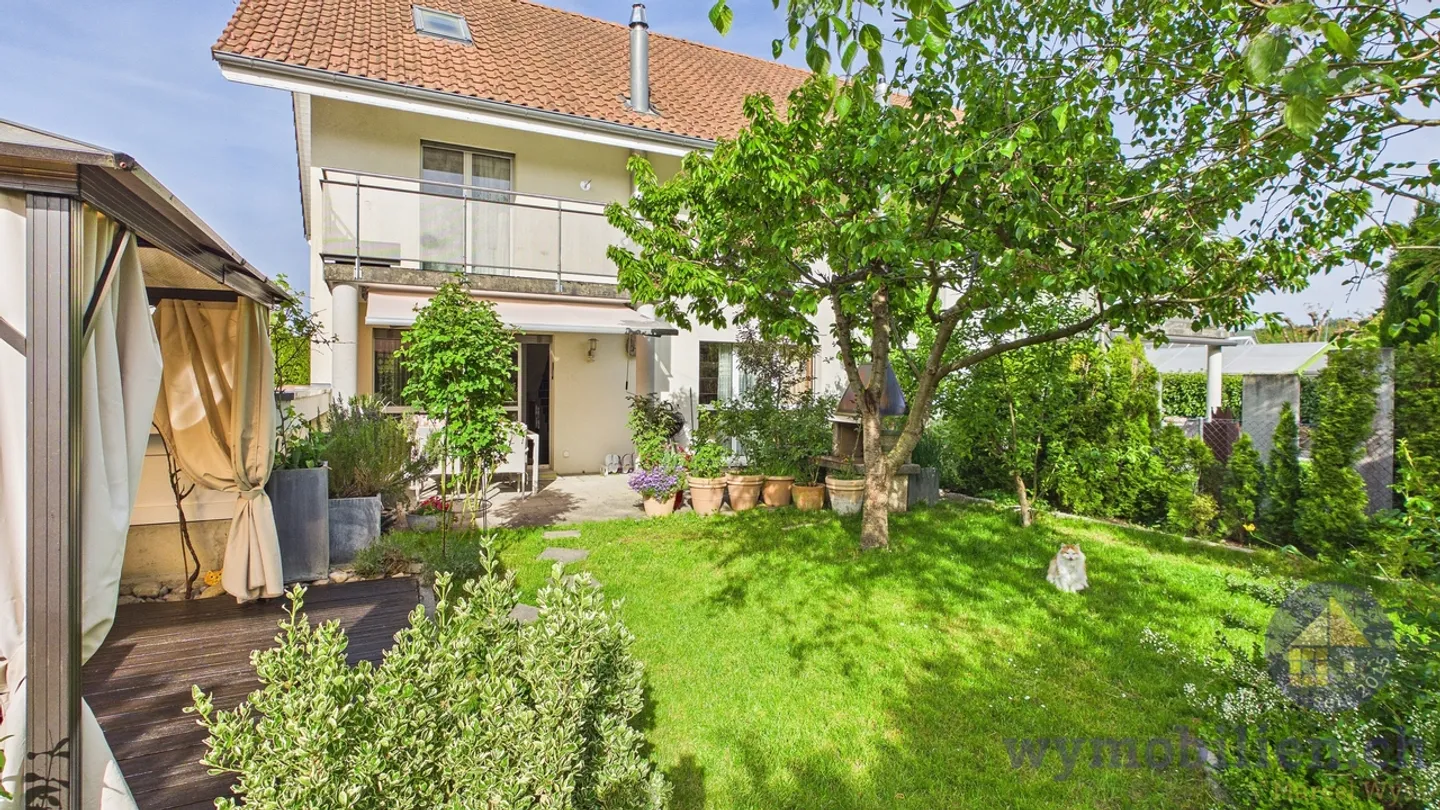 Plenty of Space, Quiet + Close to the Center - Semi-Detached Family House with Garden - Photo 1 of 13