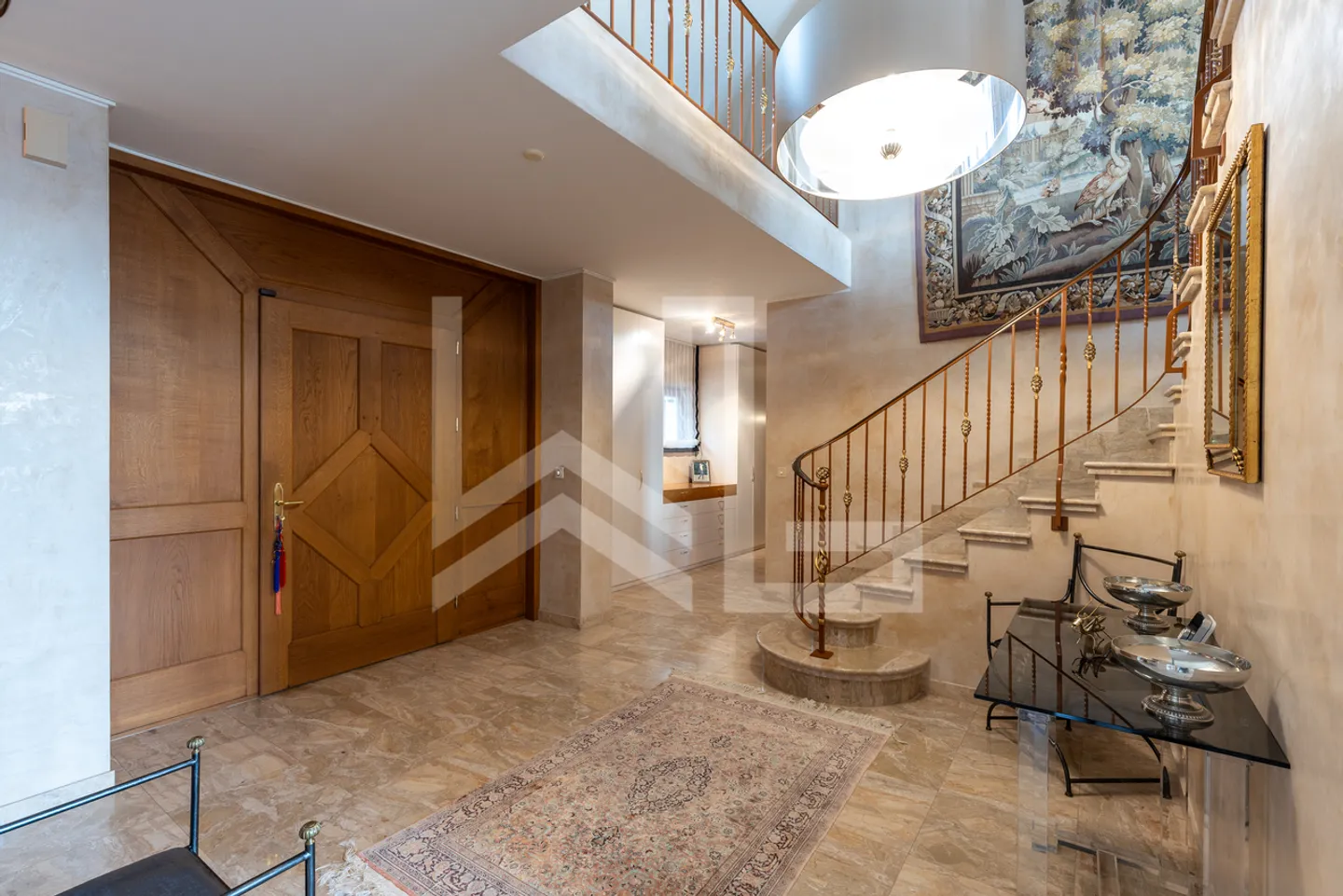 Villa with Stunning Lake View - Photo 3 of 13