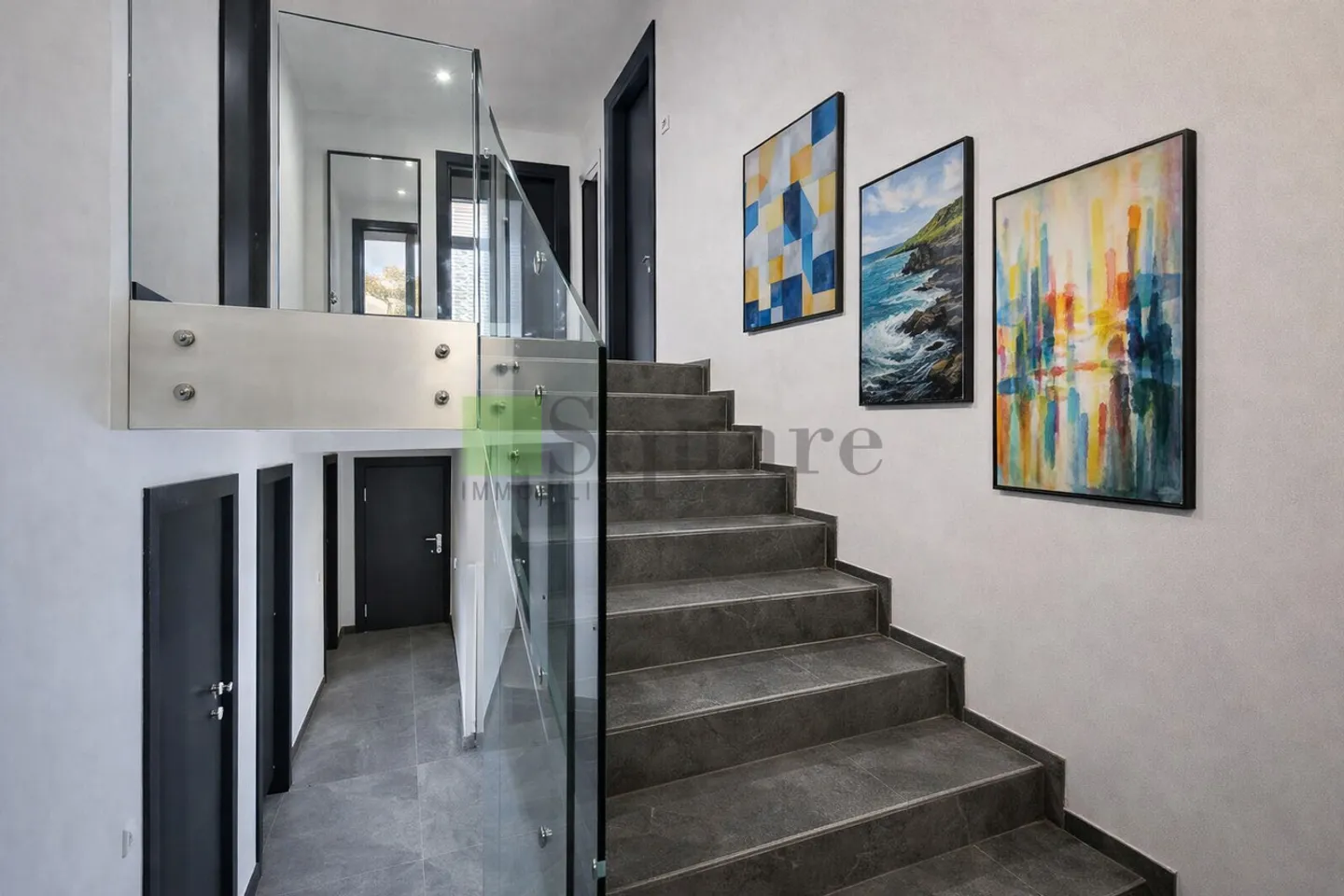 Zeitgenössische Doppelhaushälfte mit Panoramablick - Foto 4 von 5