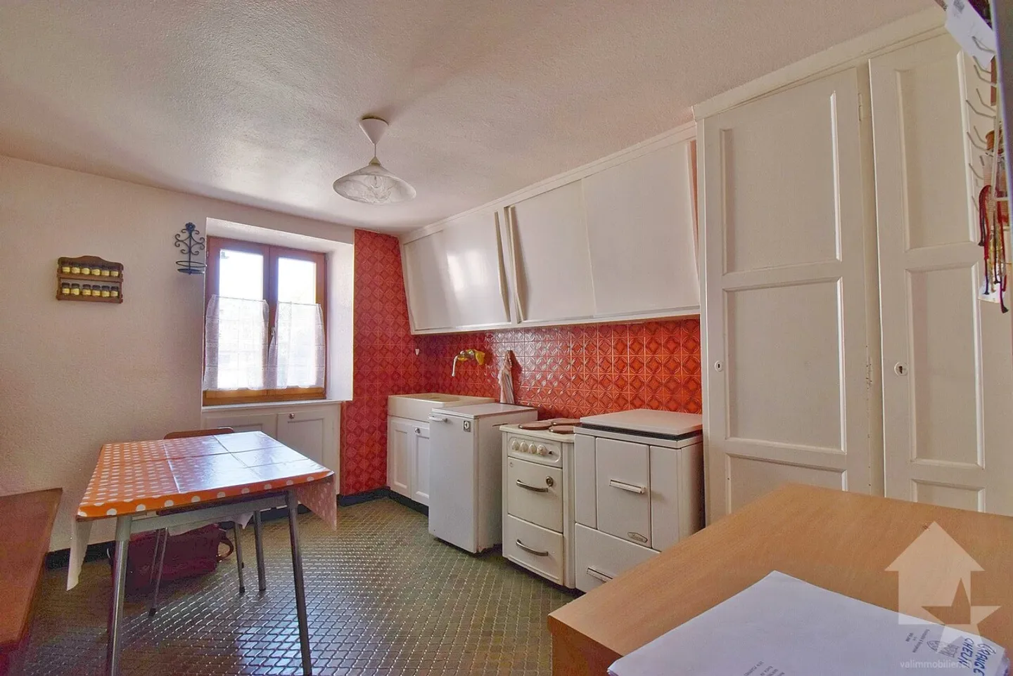 Appartement de 4.5 pièces avec une grange, un jardin + 2 grandes caves - Photo 7 sur 13