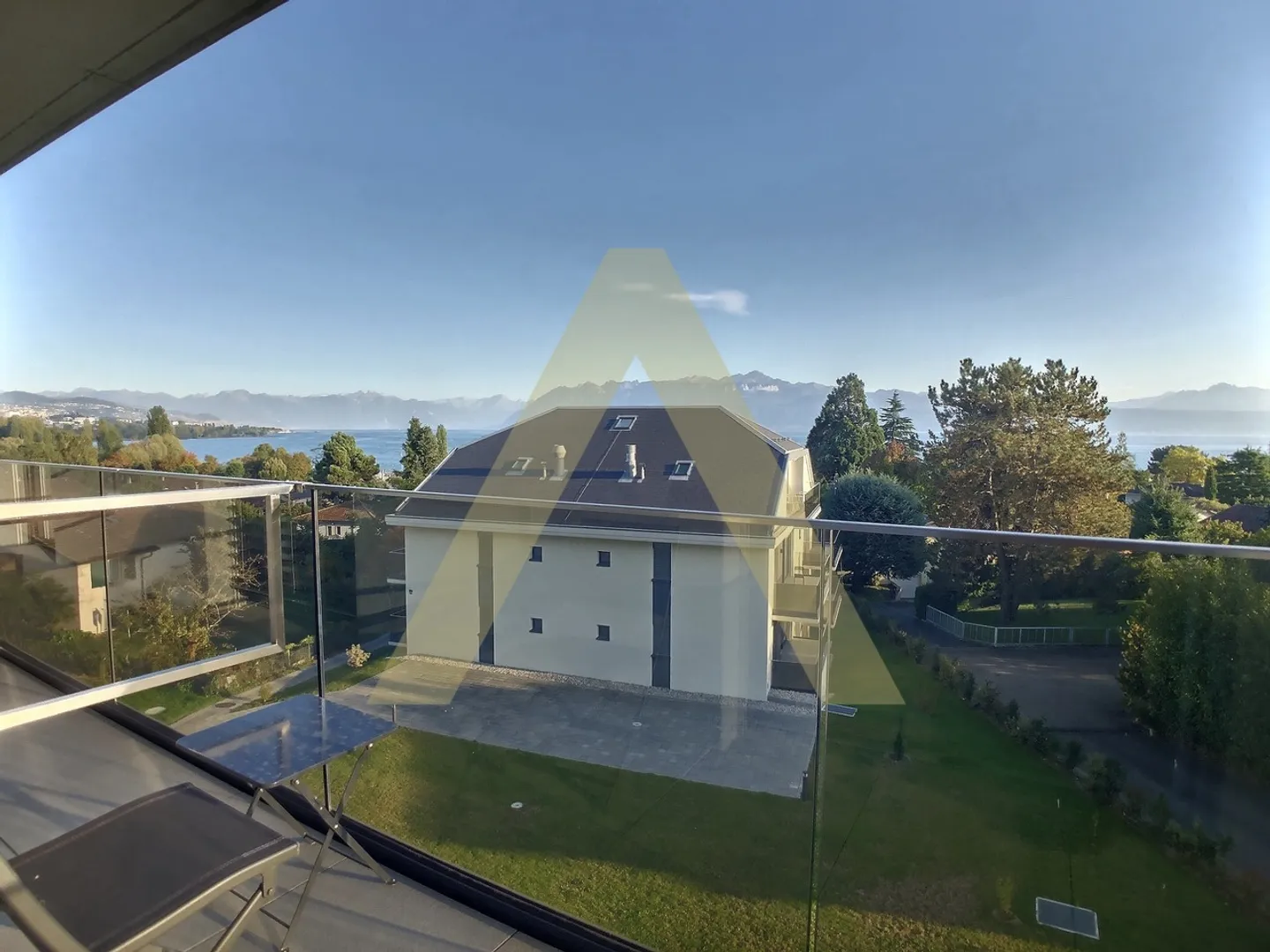 MAGNIFIQUE APPARTEMENT  MEUBLE DE 2P EN FACE EPFL &amp; UNIL - Photo 1 sur 13