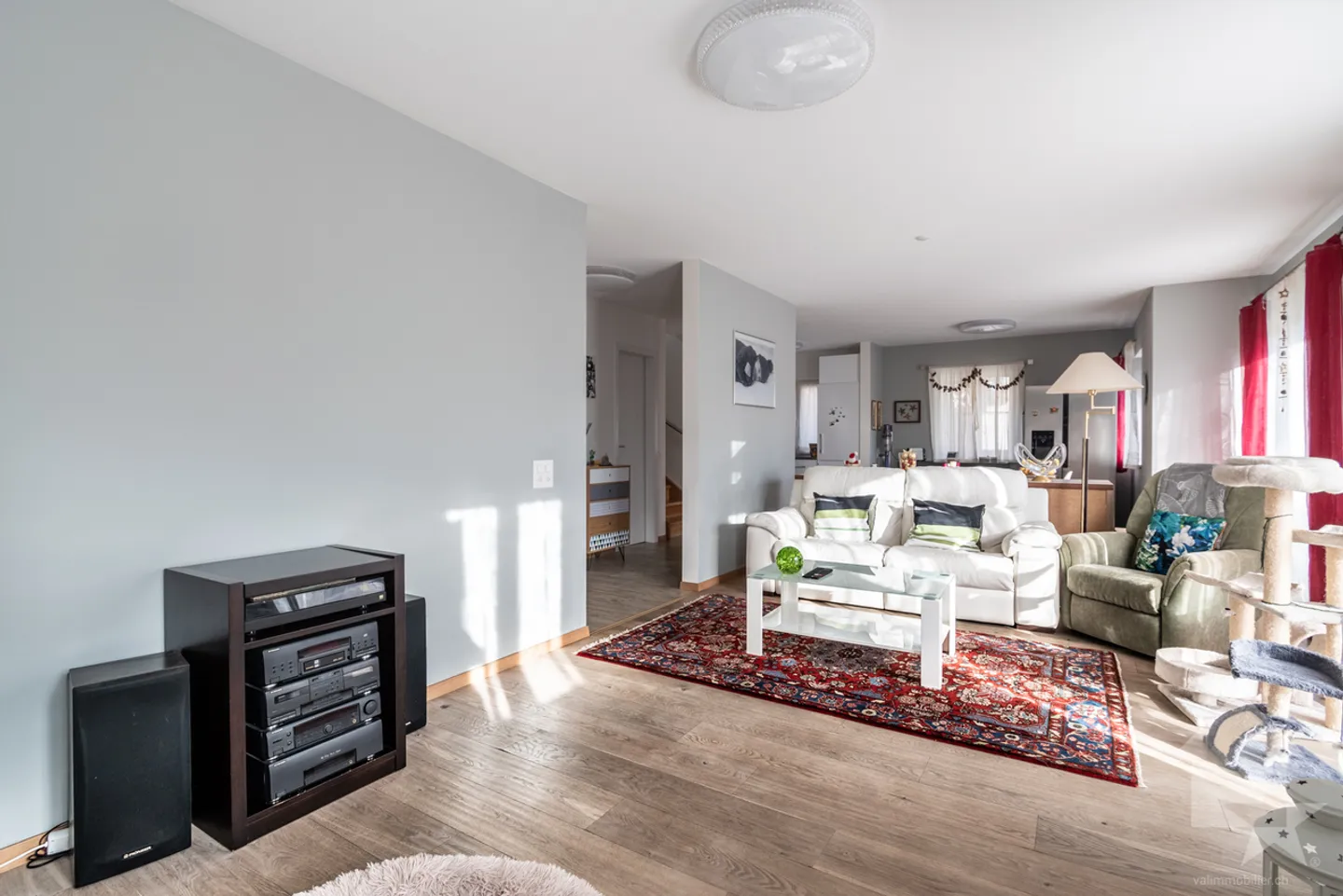 Spacious chalet in the heights of Ollon - Photo 5 of 13