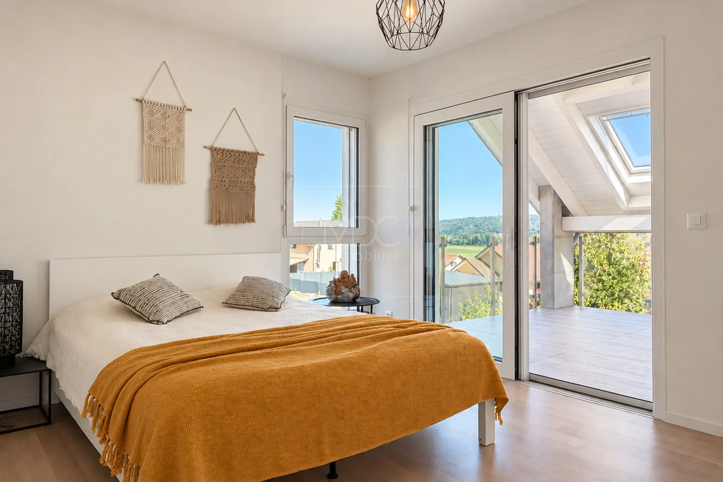 Villa individuelle contemporaine avec vue dégagée à Villeneuve (FR) - Foto 8 von 13