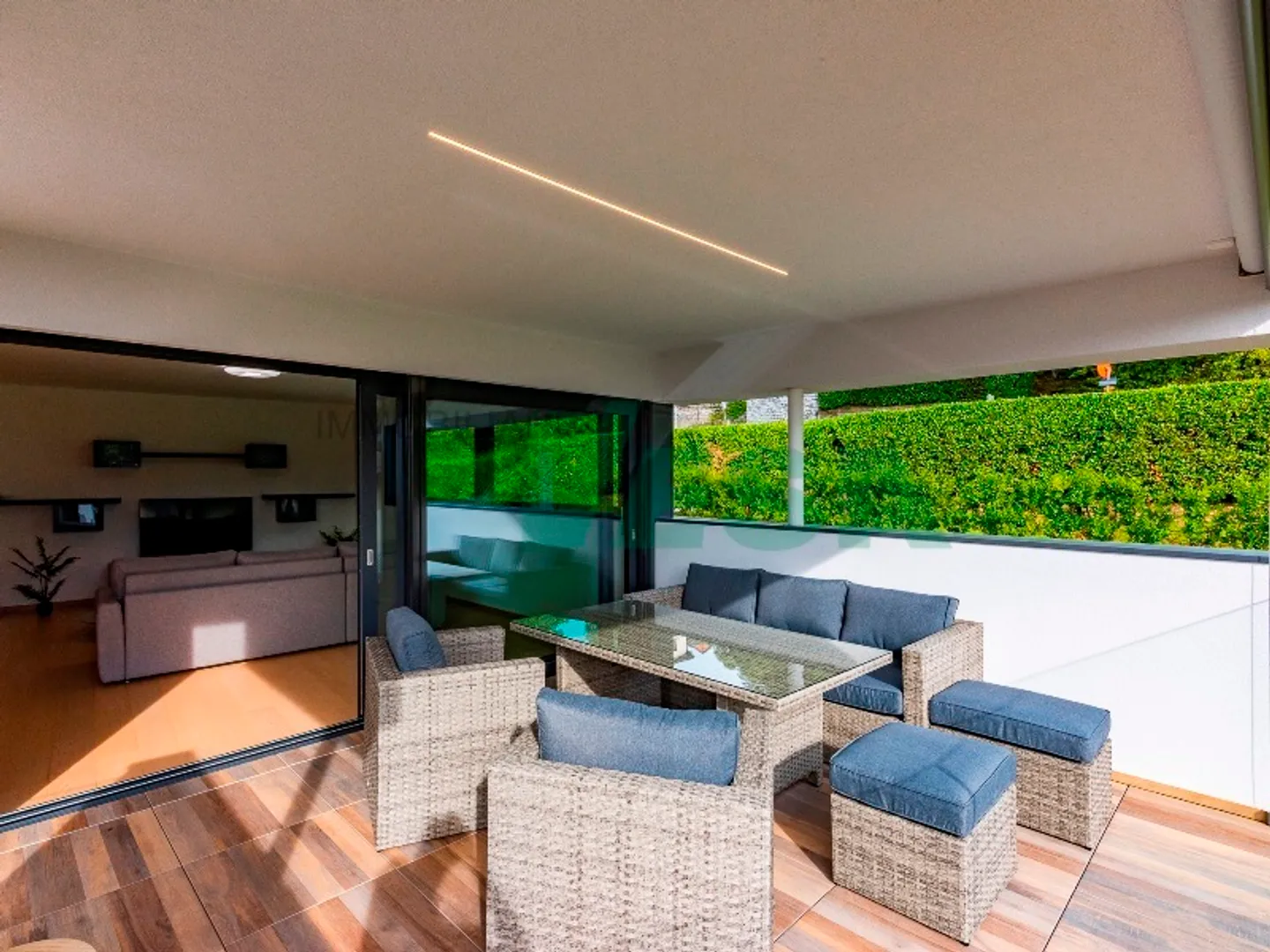 Appartement moderne 4,5 pièces avec belle terrasse et jardin privé - Photo 6 sur 13