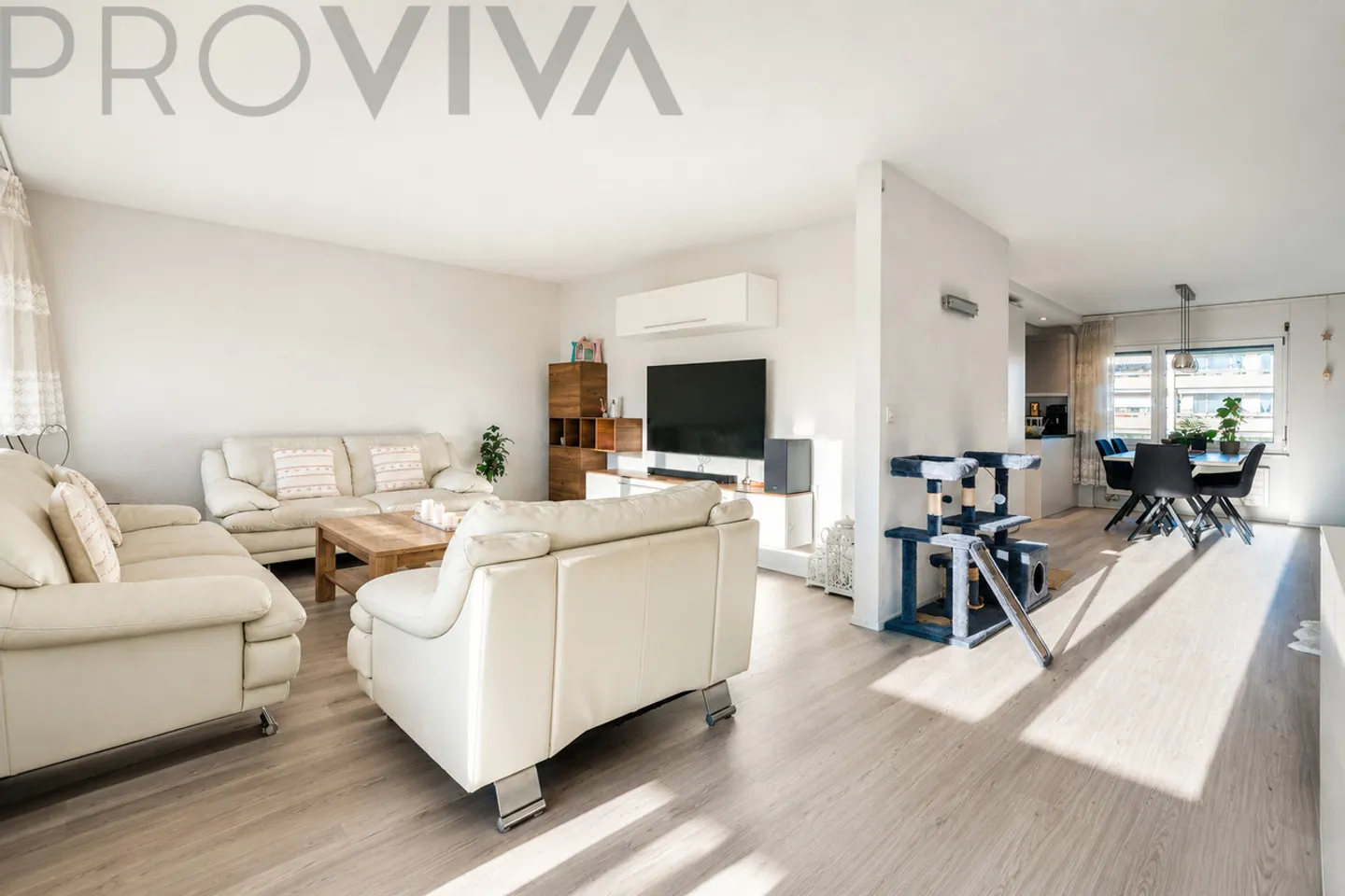 Move in and feel good - well-kept home with high quality of life - Photo 3 of 13