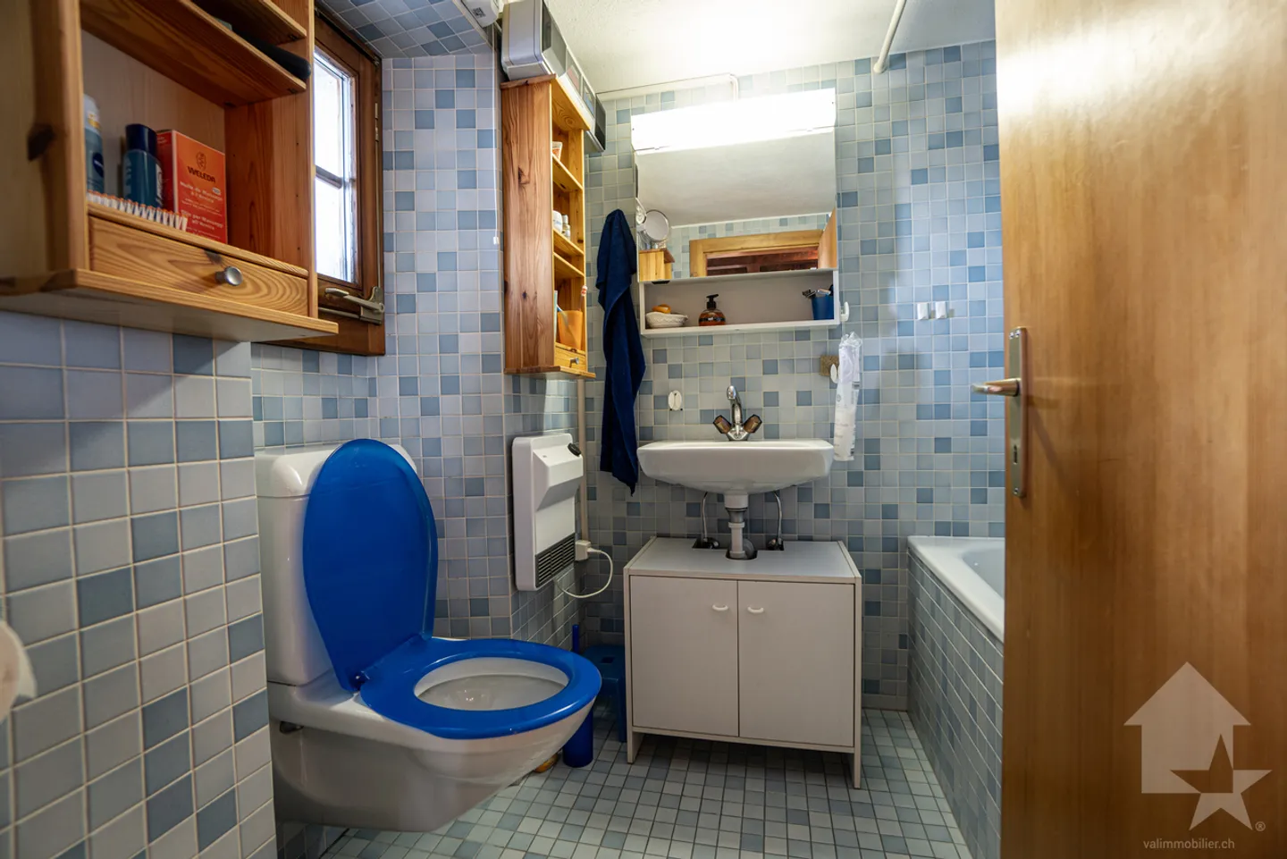 Chalet comprising two independent duplex apartments with convertible barn - Photo 11 of 13