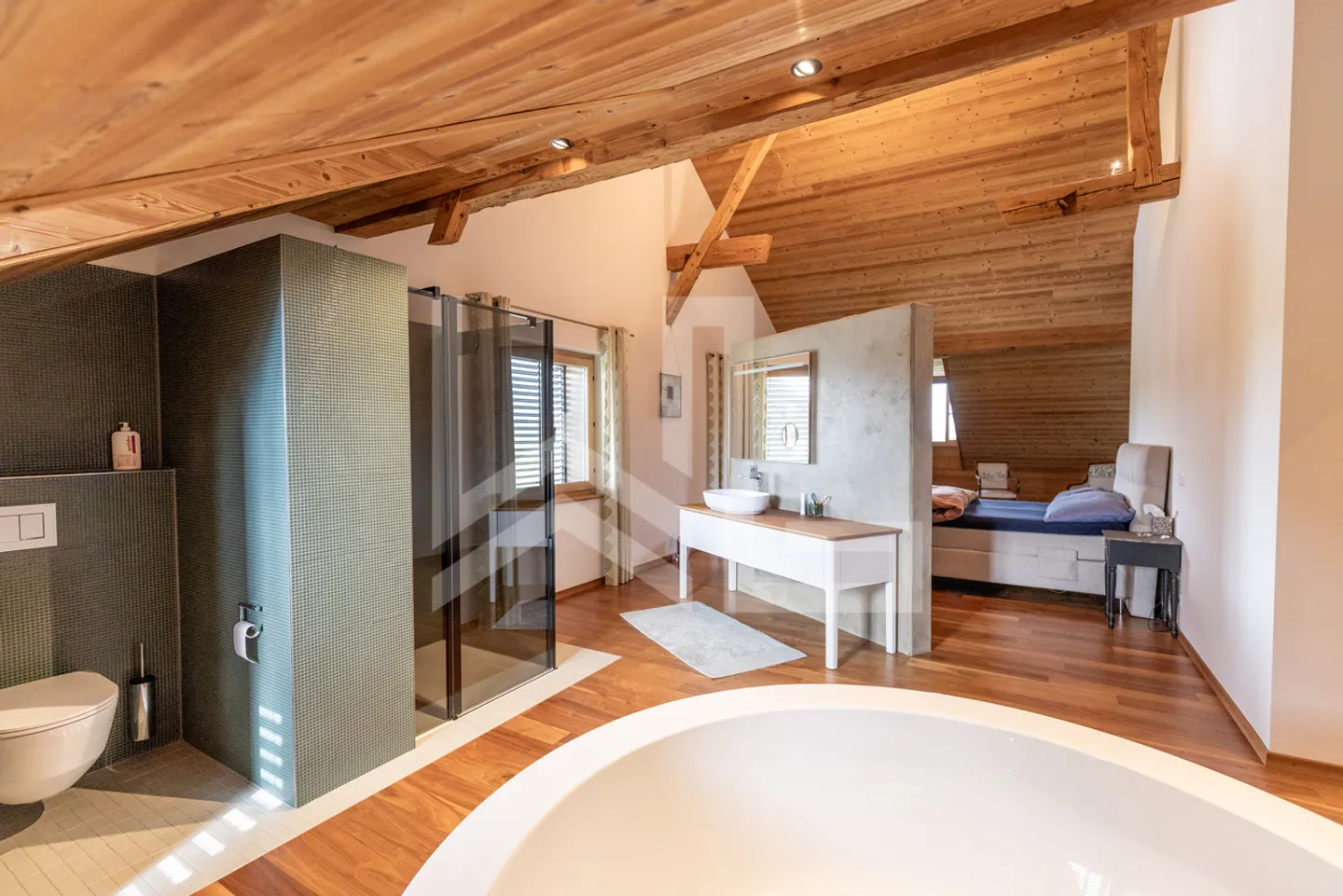 Magnificent equestrian property consisting of 3 dwellings - Photo 13 of 13