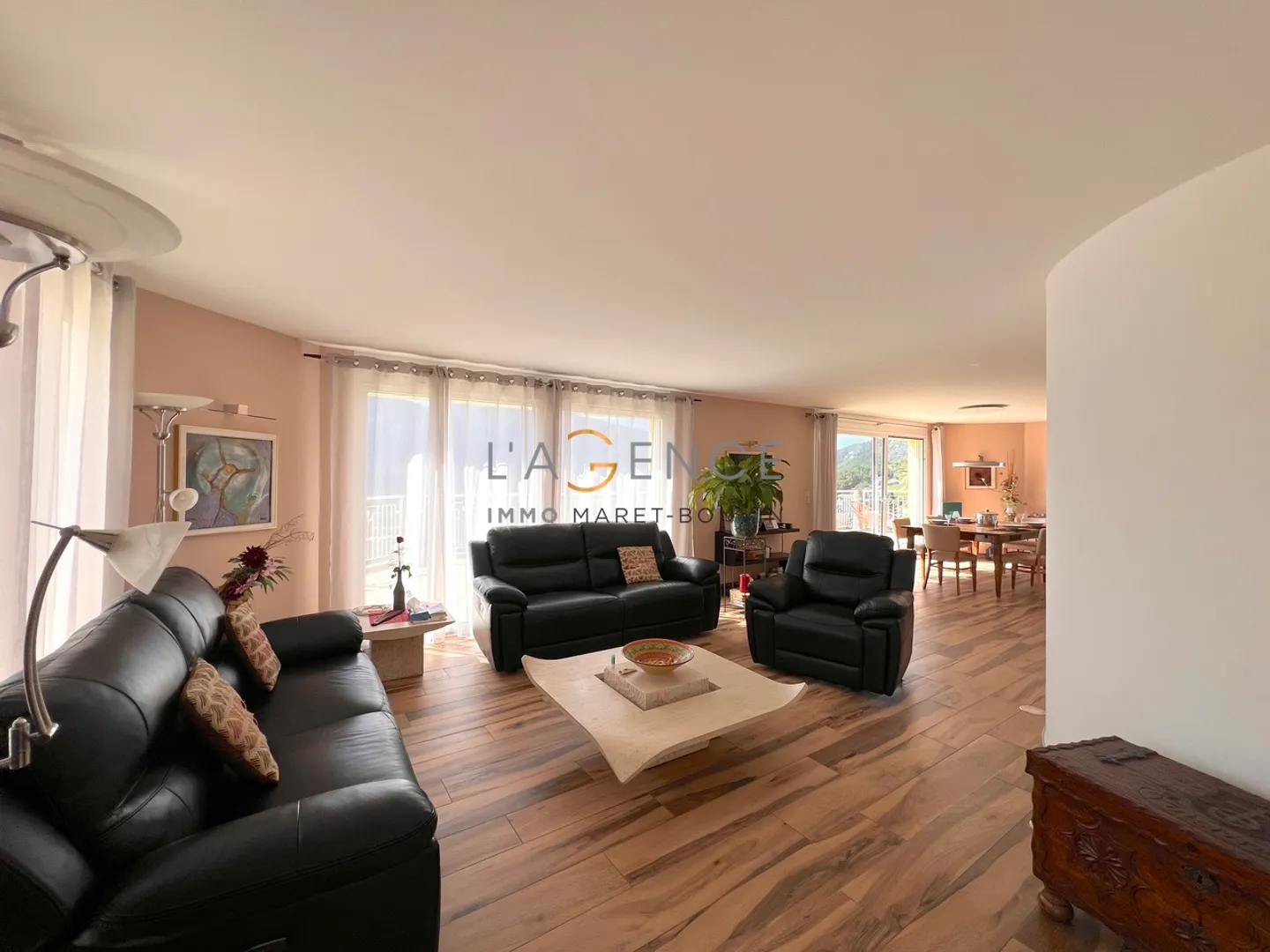 VILLA D'EXCEPTION A VENTHONE - Photo 3 sur 13