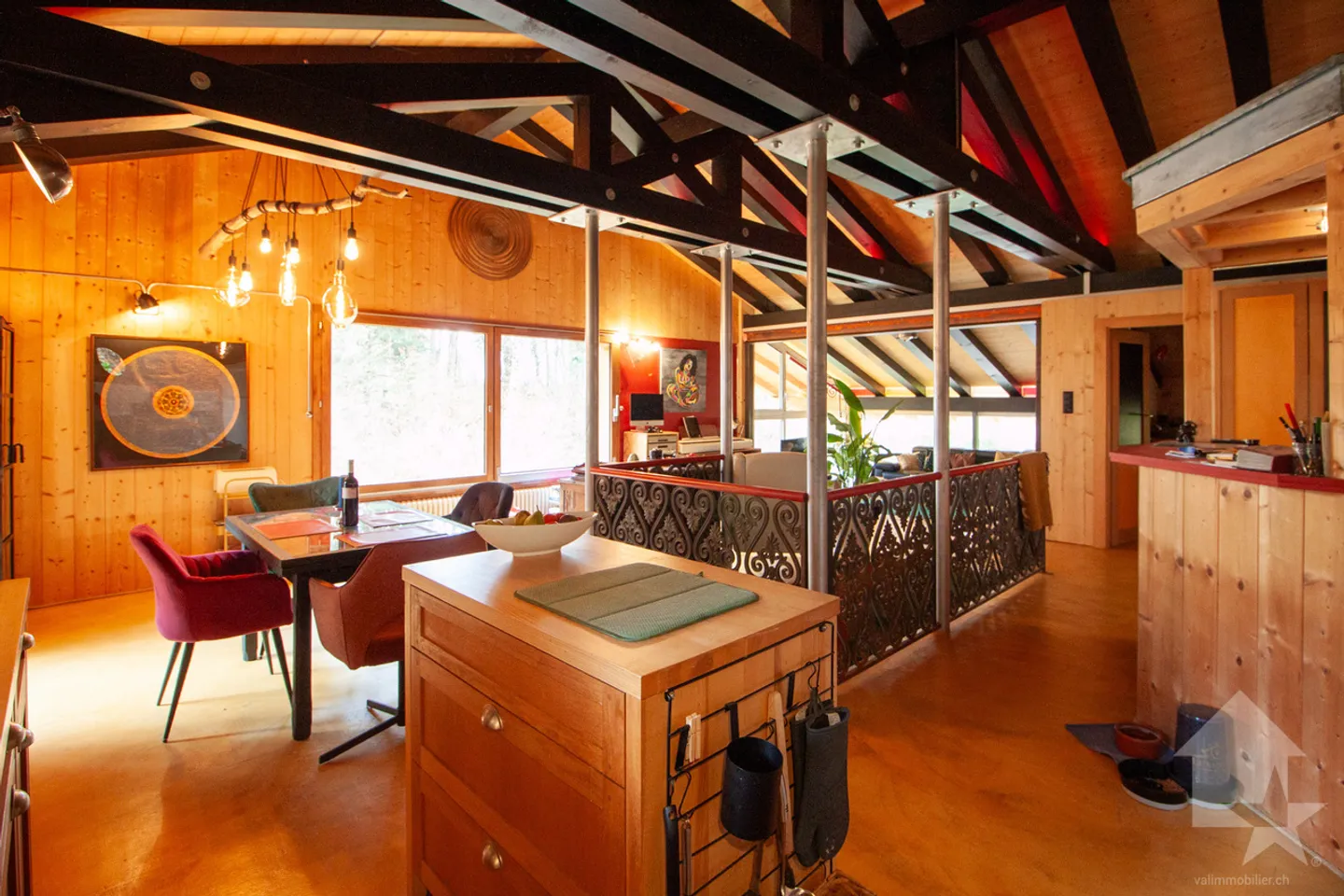 Atypical chalet of 140 m2 on a plot of 19,881 m2 - Photo 6 of 13