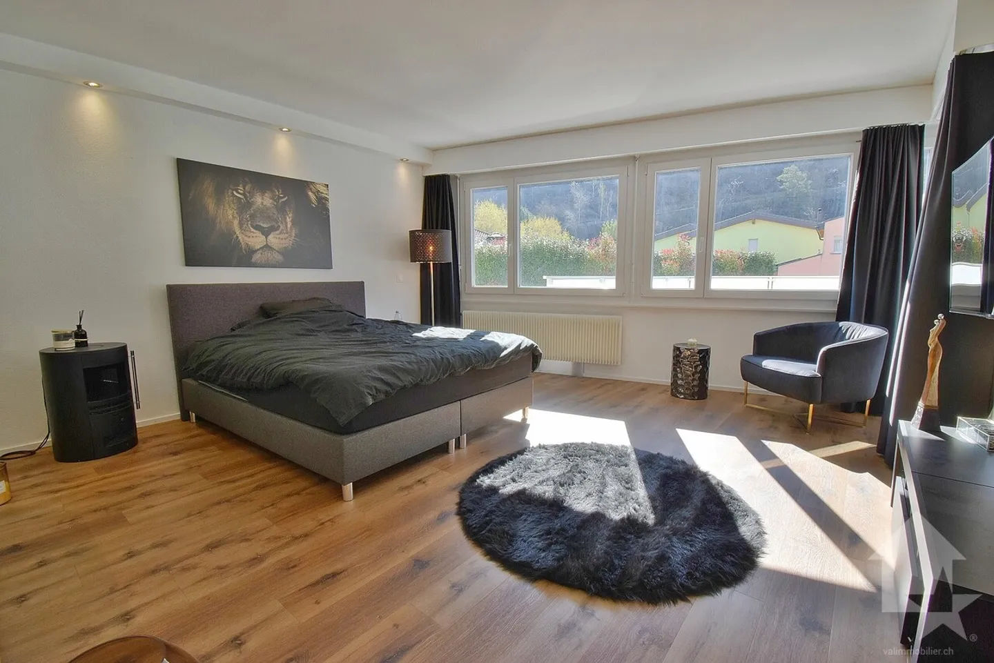 Schöne 4,5-Zimmer-Wohnung, komplett renoviert und mit einer großen Terrasse! - Foto 5 von 13
