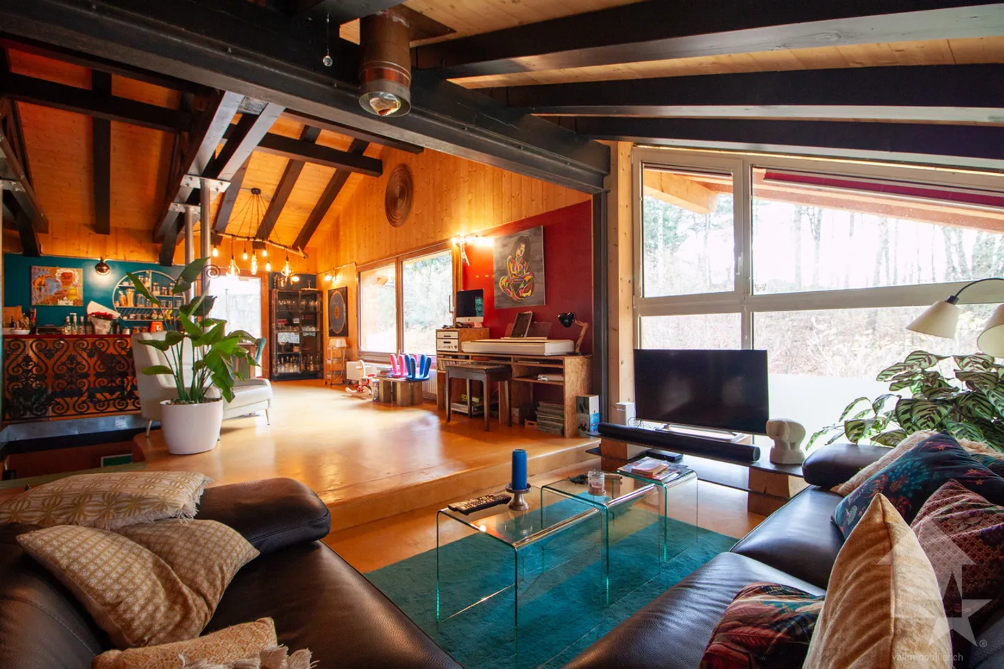 Atypical chalet of 140 m2 on a plot of 19,881 m2 - Photo 7 of 13