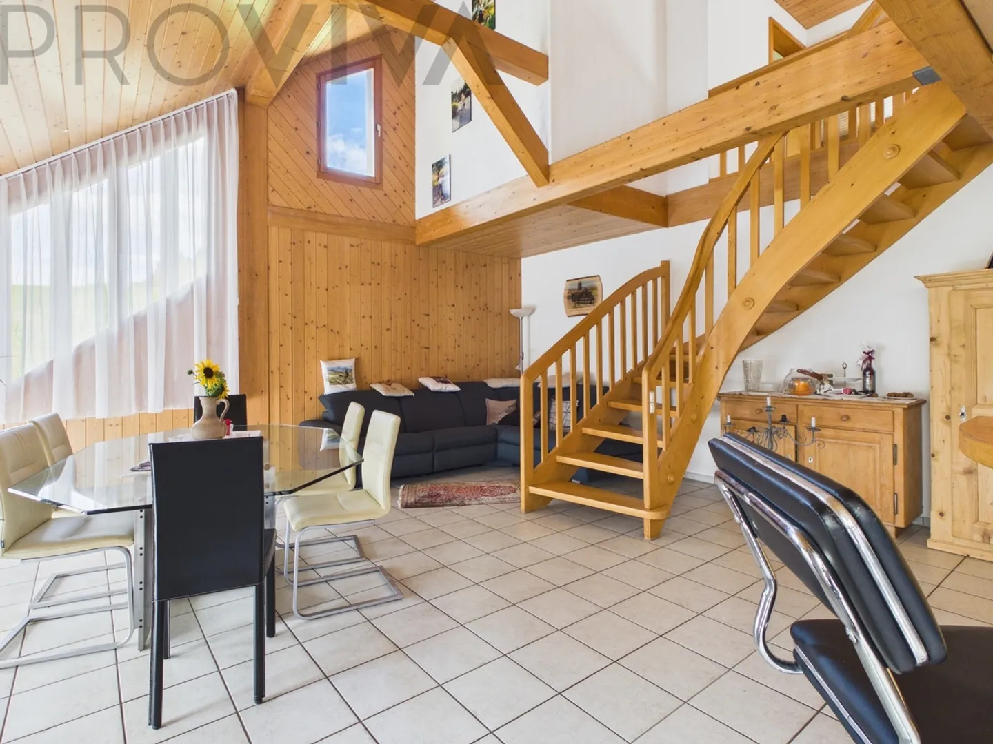 Duplex Moderne avec Patio Confortable - Photo 3 sur 9