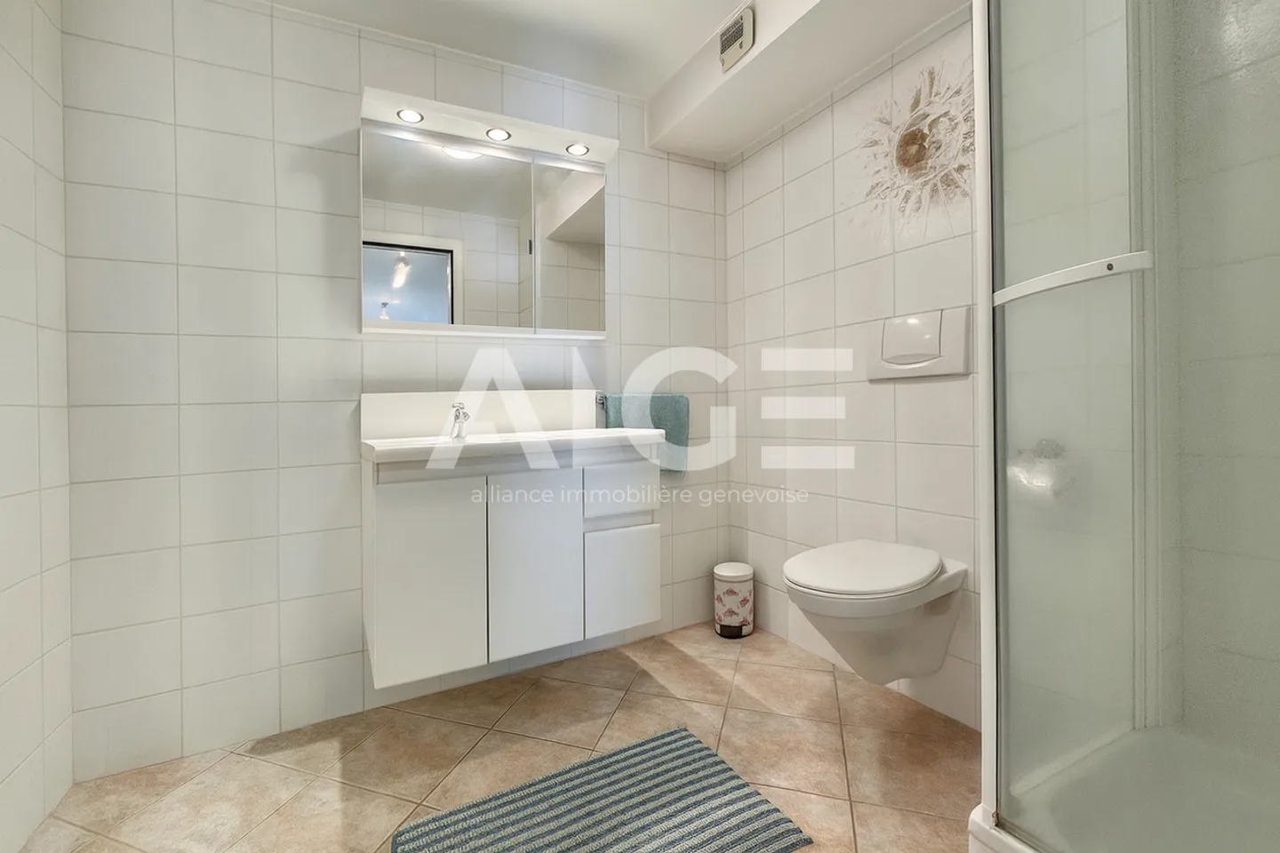 Pretty villa with independent studio - Photo 4 of 12