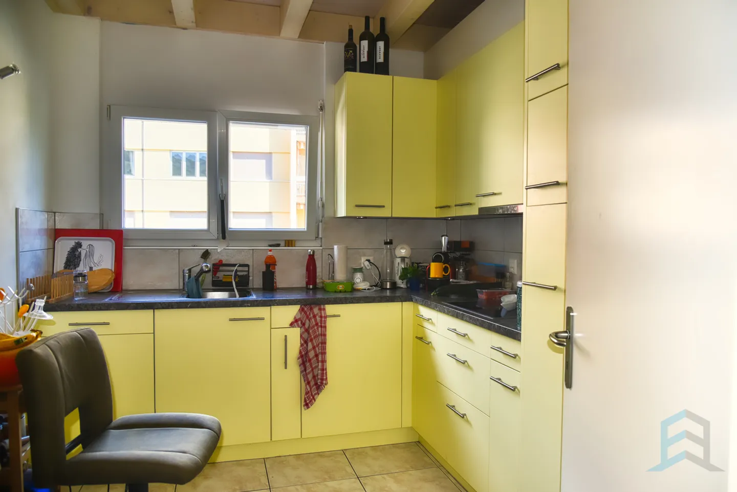 Exclusive 2 ½ room penthouse with spacious panoramic terrace - Photo 4 of 12
