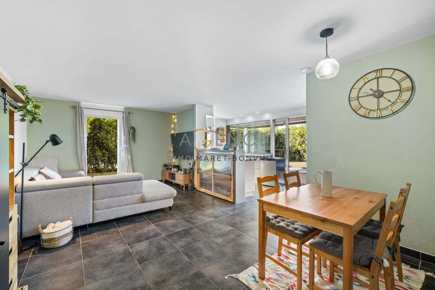 3.5 ROOM APARTMENT WITH WINTER GARDEN AND 80M2 LAWN - Photo 4 of 11