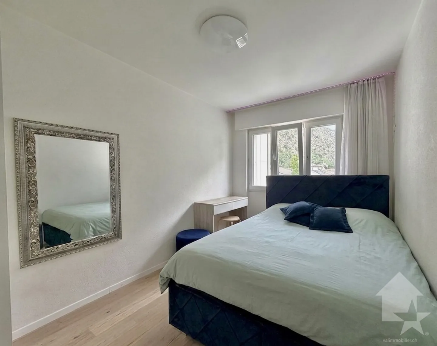 Renovated 3.5-room apartment with parking space - Photo 8 of 13