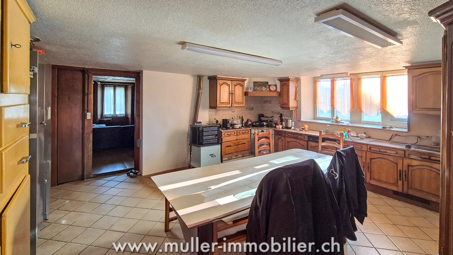 Grande ferme à rénover à quelques minutes de Bulle - Photo 7 sur 13