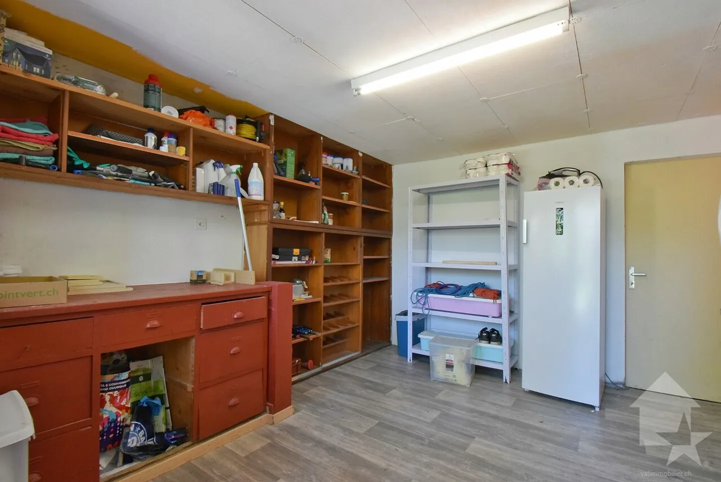 Beautiful small renovated house in a quiet area on a lovely plot - Photo 13 of 13