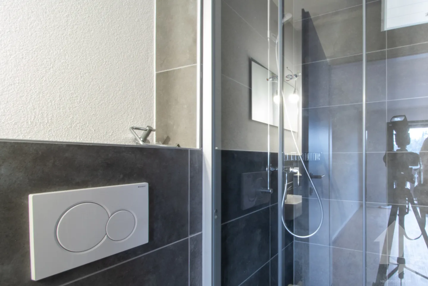 Val-d'Illiez, splendido duplex di 182 m2 con ufficio professionale - Foto 5 di 13