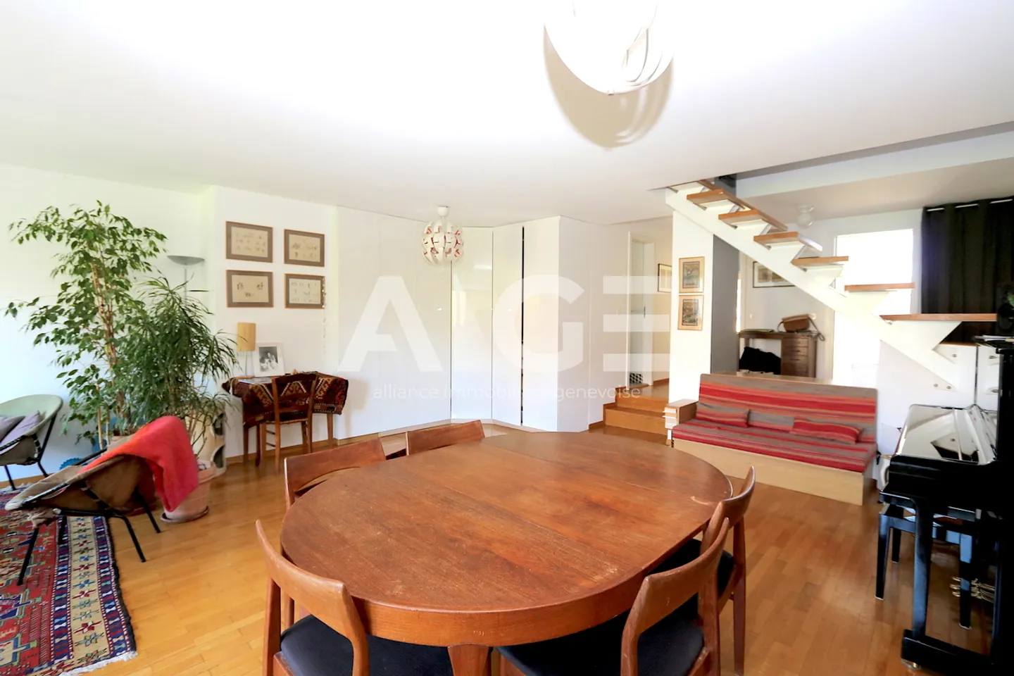 Beautiful duplex apartment in Confignon - Photo 5 of 13