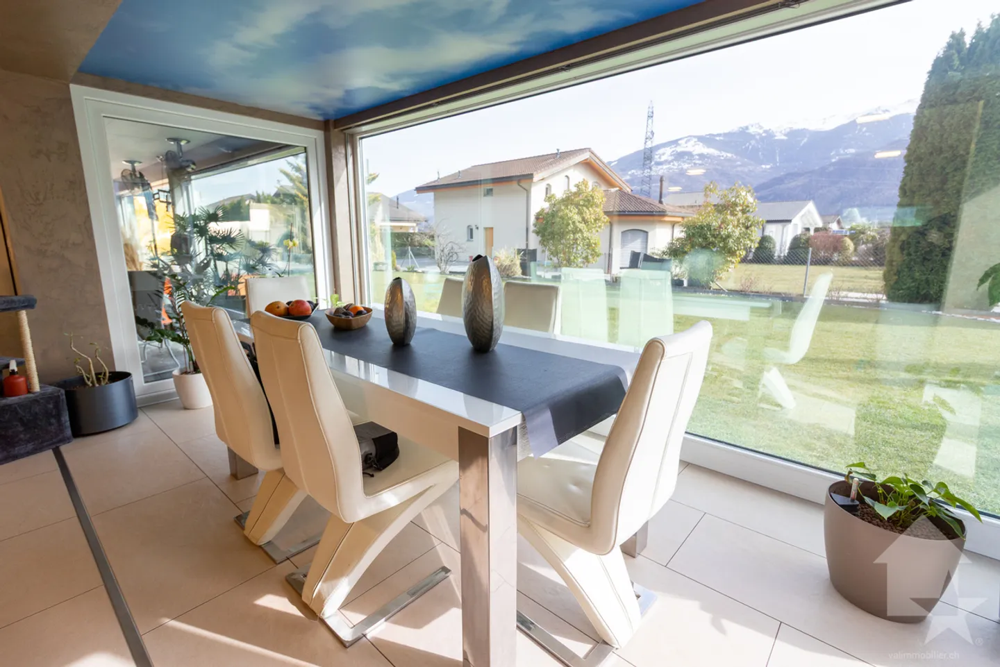 Magnificent villa in PPE with large garden and basement - Photo 7 of 13
