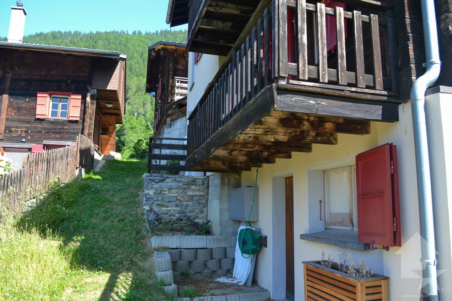 3,5-Zimmer-Wohnung von 80 m2 auf 2 Etagen, Blick auf die Alpen - Foto 1 von 13