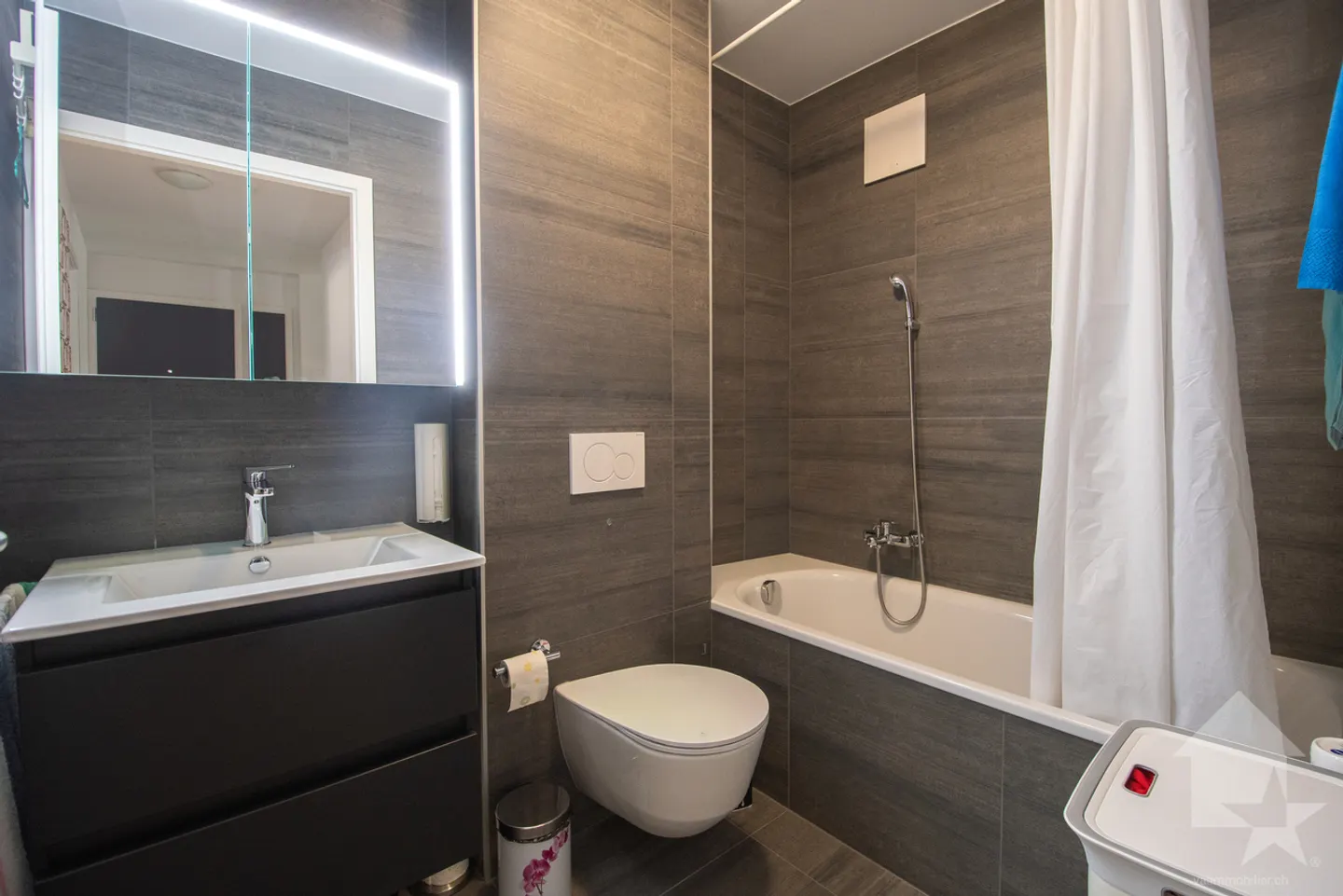 Spacious 4.5 Room Apartment - Photo 7 of 13