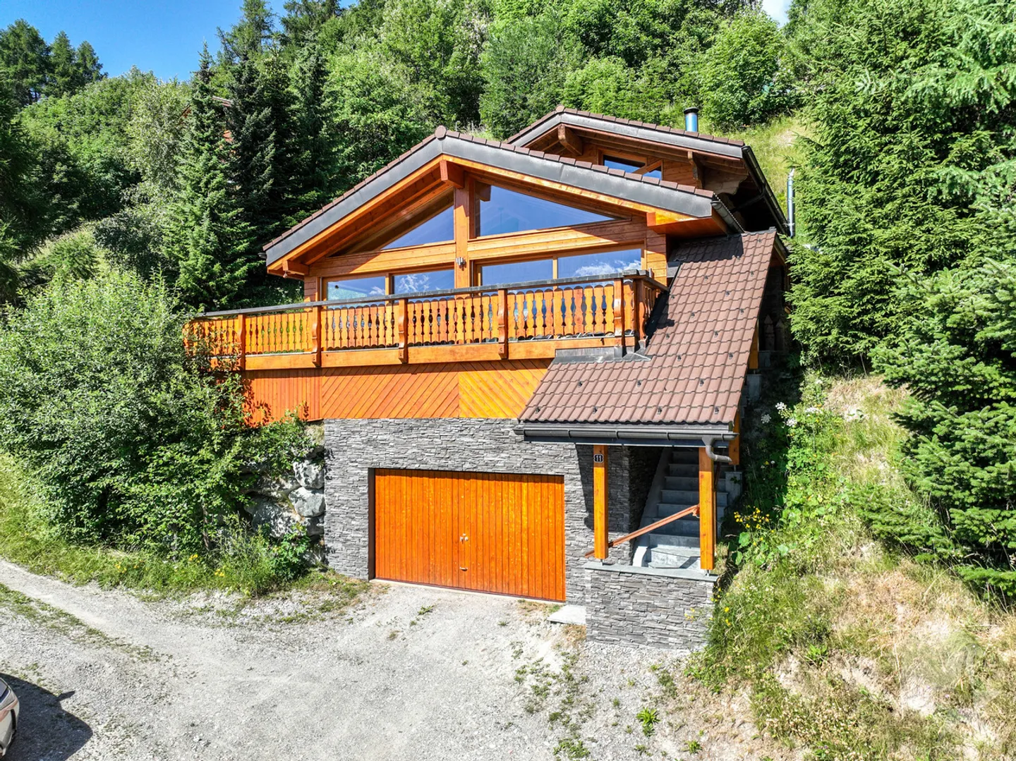 Magnificent chalet near the ski slopes - Photo 5 of 13