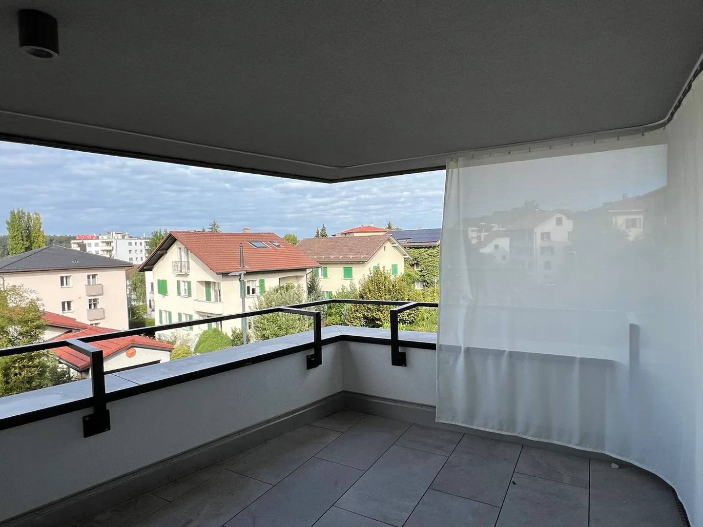 4.5 Room Apartment Architectural Elegance Steps from Downtown - Photo 4 of 6