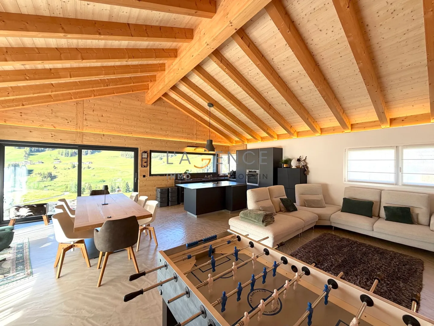 EXCEPTIONAL CHALET WITH PANORAMIC VIEW - Photo 2 of 13
