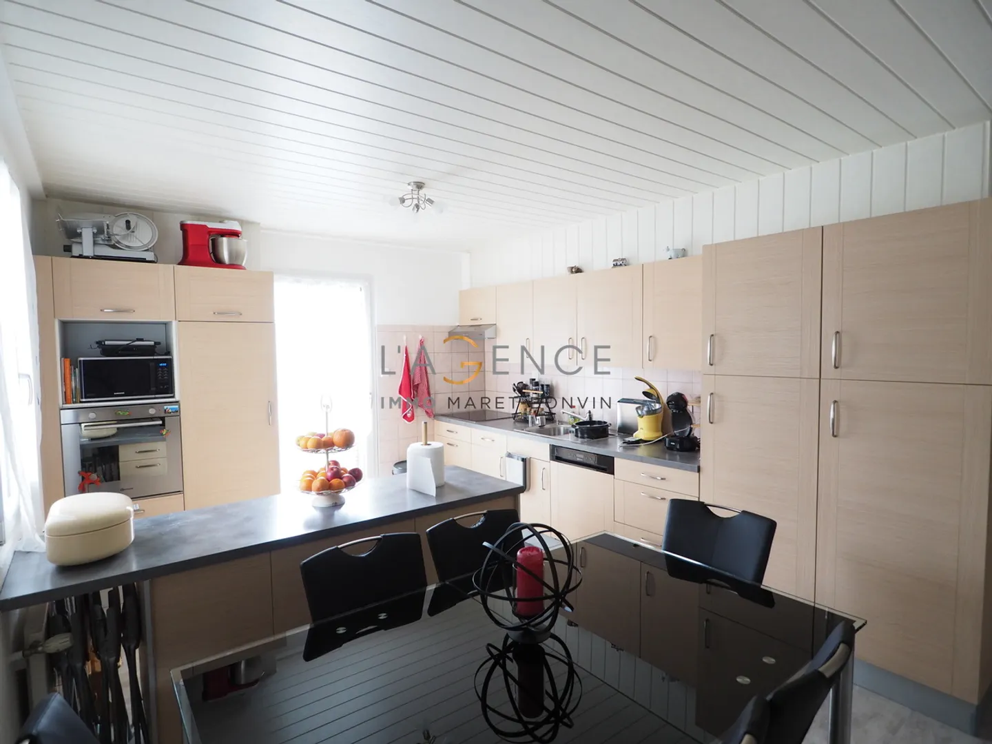 Residential building in the city center! - Photo 3 of 6