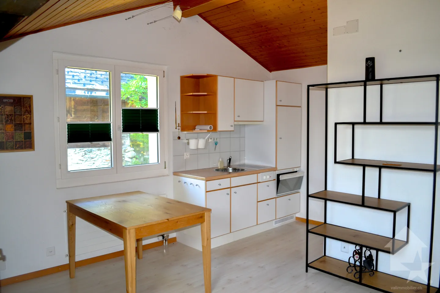 2,5-Zimmer-Wohnung von 42 m2 im Dachgeschoss mit Blick auf die Alpen - Foto 5 von 13