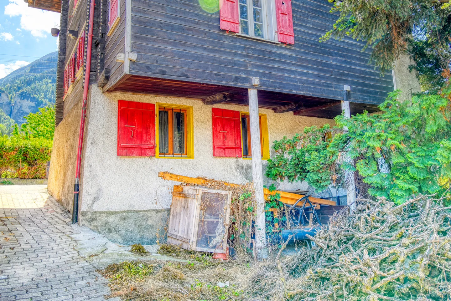 EXCLUSIVITE Immeuble de 3 appartements à rénover au centre du village - Foto 7 di 9
