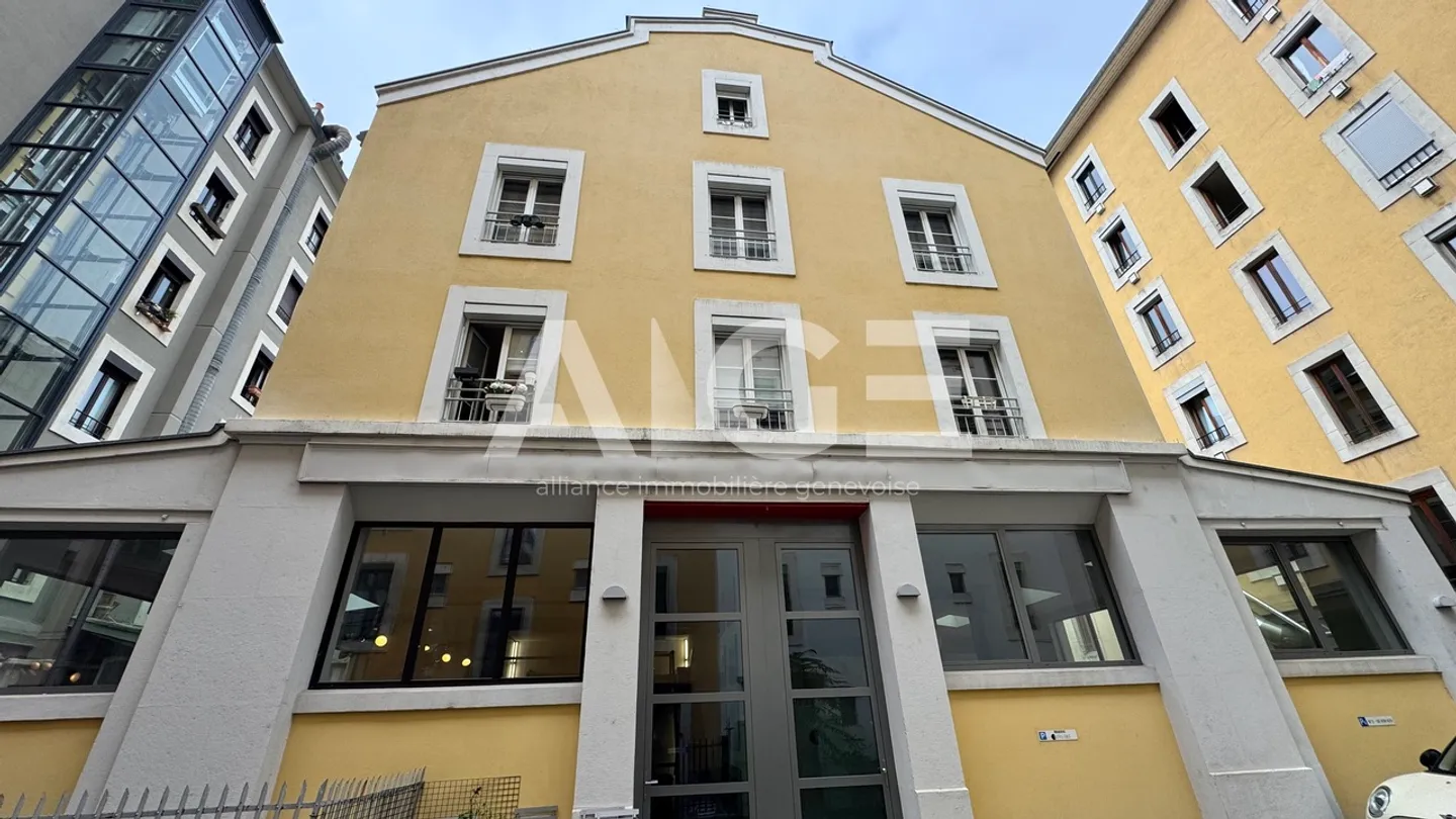 5 rooms with parking in Pâquis - Photo 1 of 10