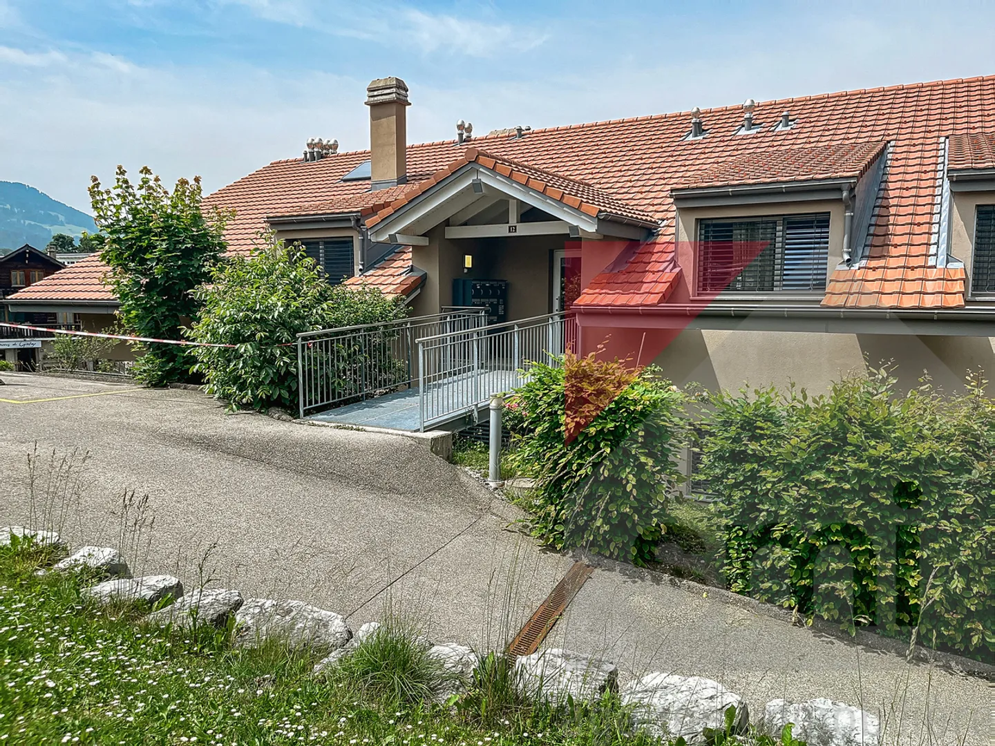 Charming 3.5-room apartment with large private garden - Photo 12 of 13