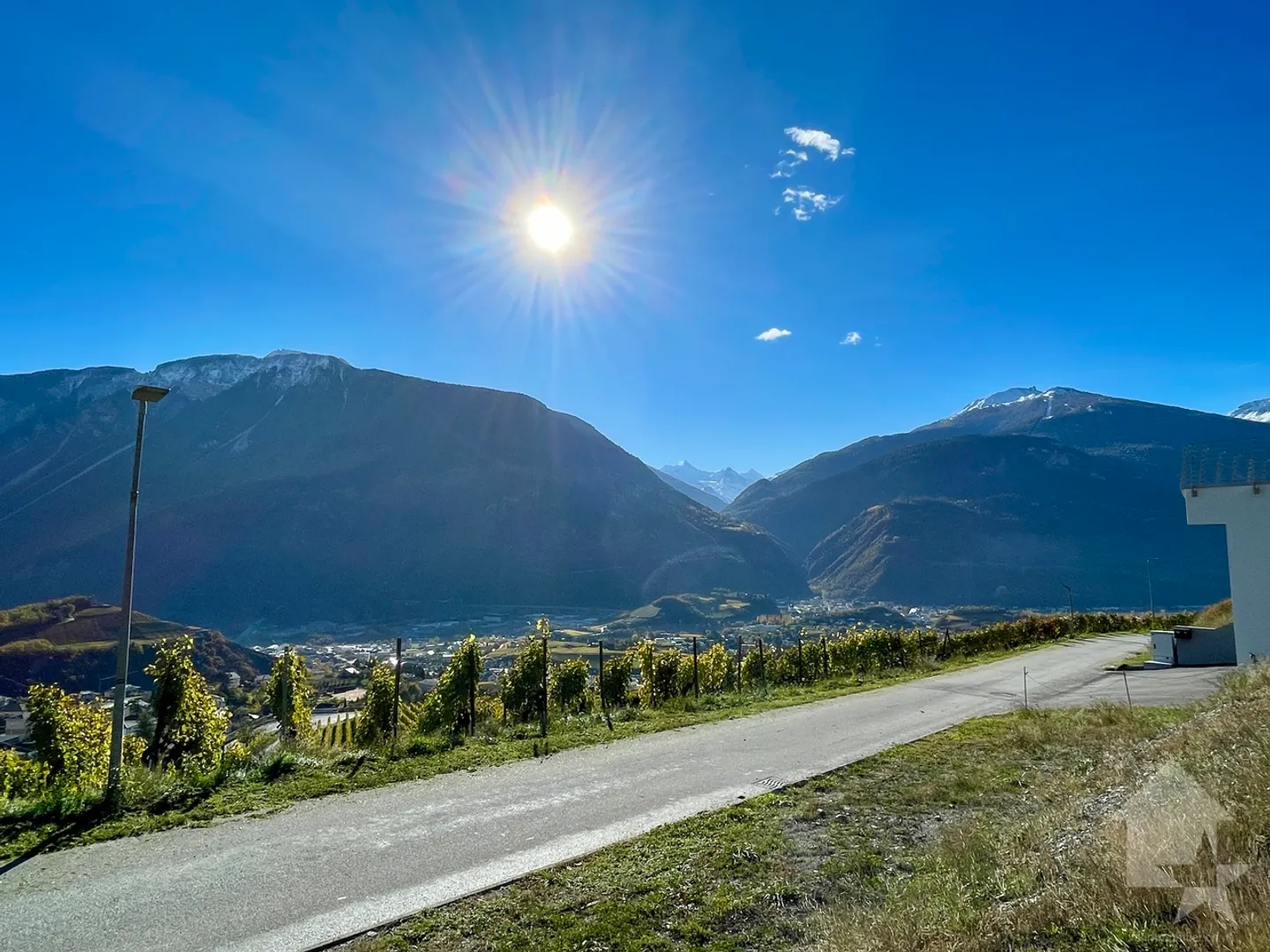 Förderung von 2 Doppelhaushälften mit 4,5 Zimmern in ruhiger Lage, Panoramablick - Foto 6 von 9