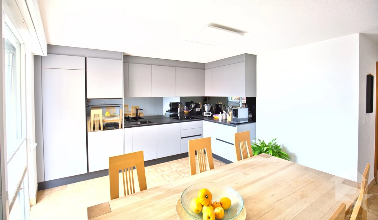 4,5-Zimmer-Wohnung mit Garage + Parkplatz, kleine PPE 2 Wohnungen - Foto 4 von 13