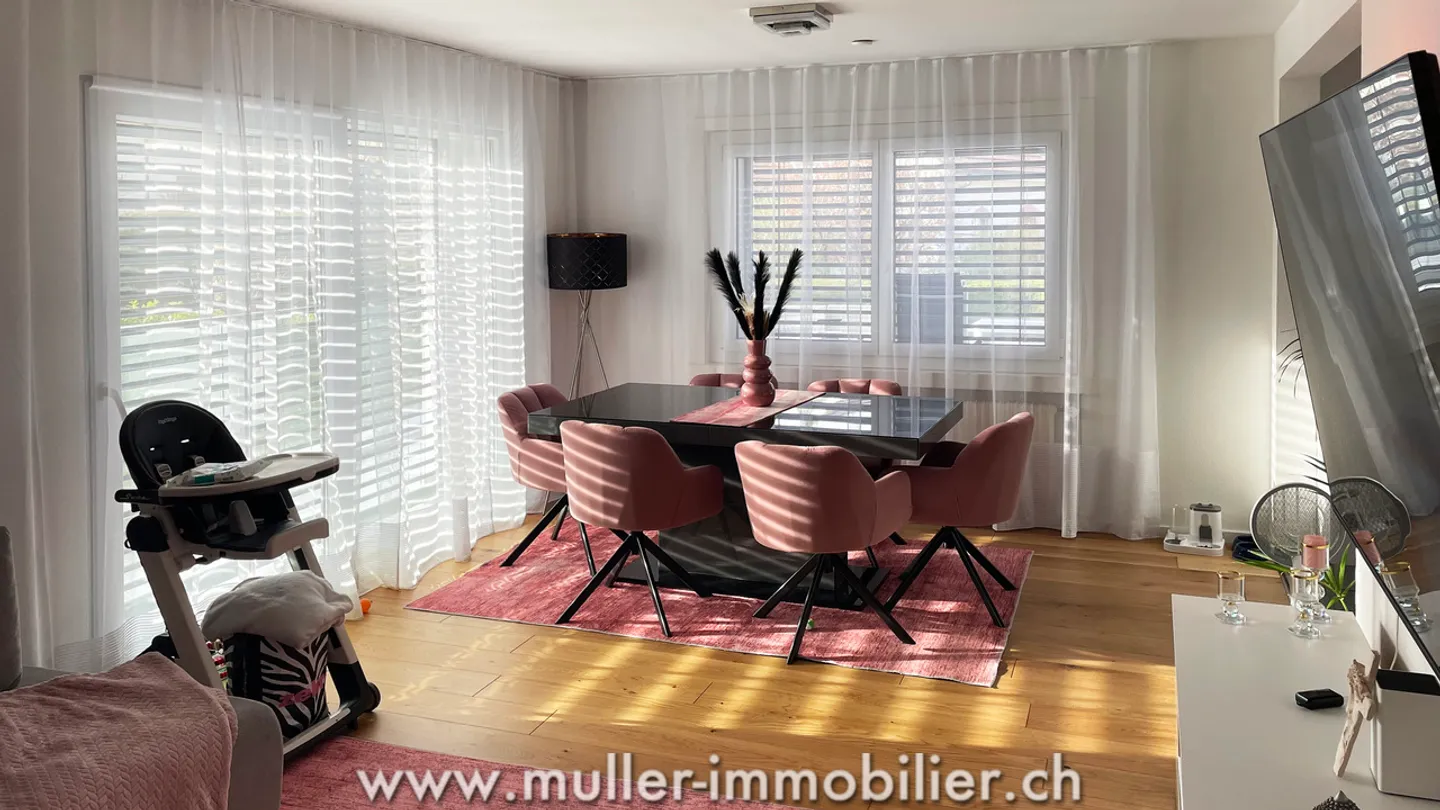 Beautiful villa with two apartments in Belfaux - Photo 4 of 13