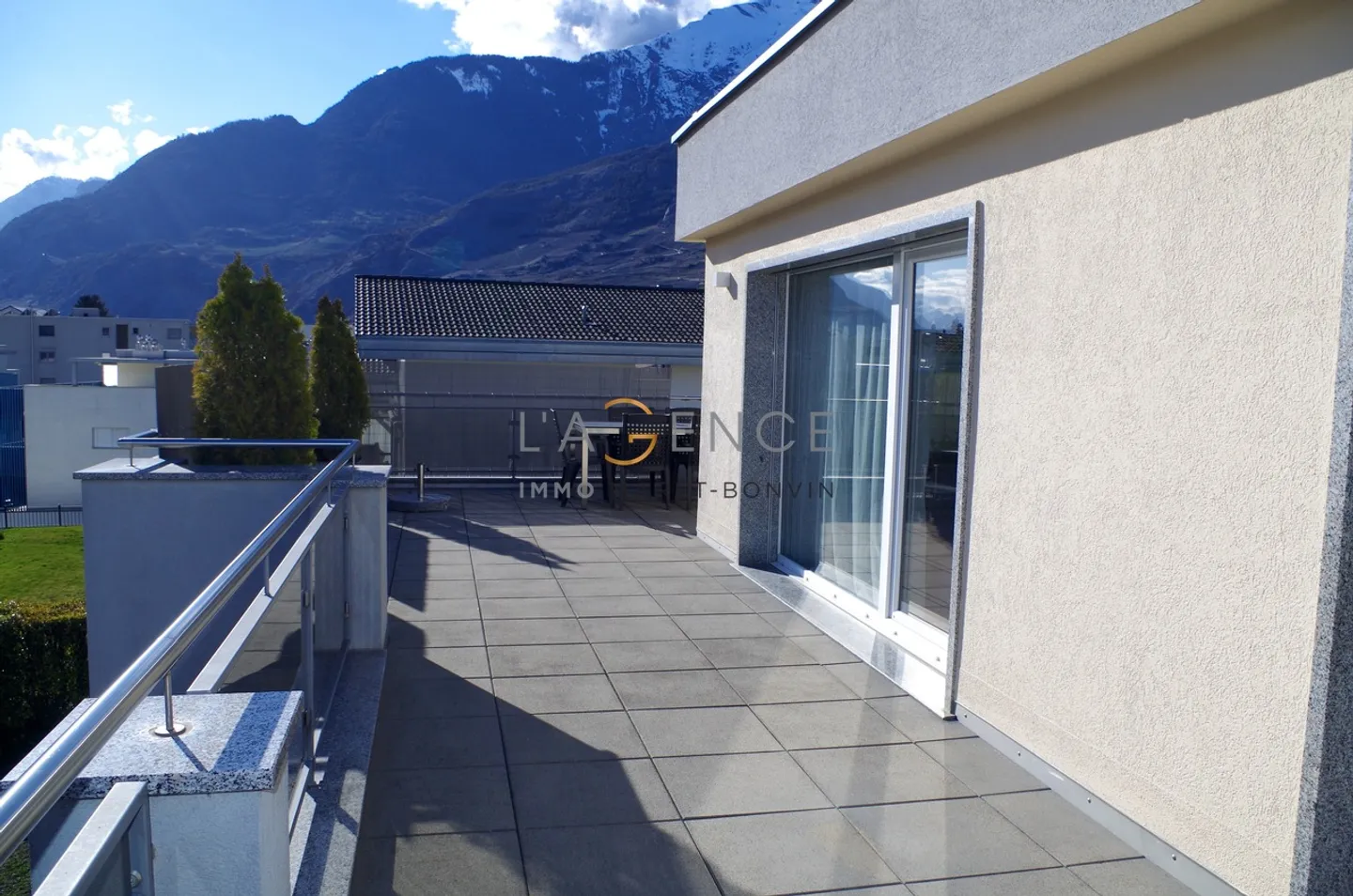 ATTICO DI 5,5 VANI CON TERRAZZA A 360 GRADI DI 130M2 - Foto 9 di 12
