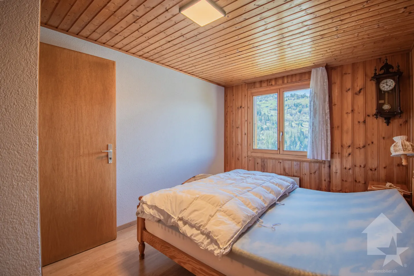 Little haven of peace with panoramic view in Isérables - Photo 12 of 13
