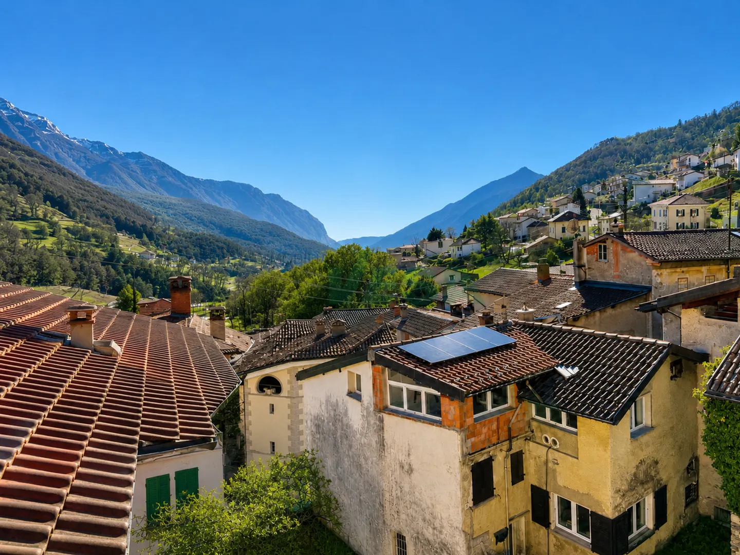 Splendid property with ancient palace, rustic house and beautiful garden - Photo 1 of 13