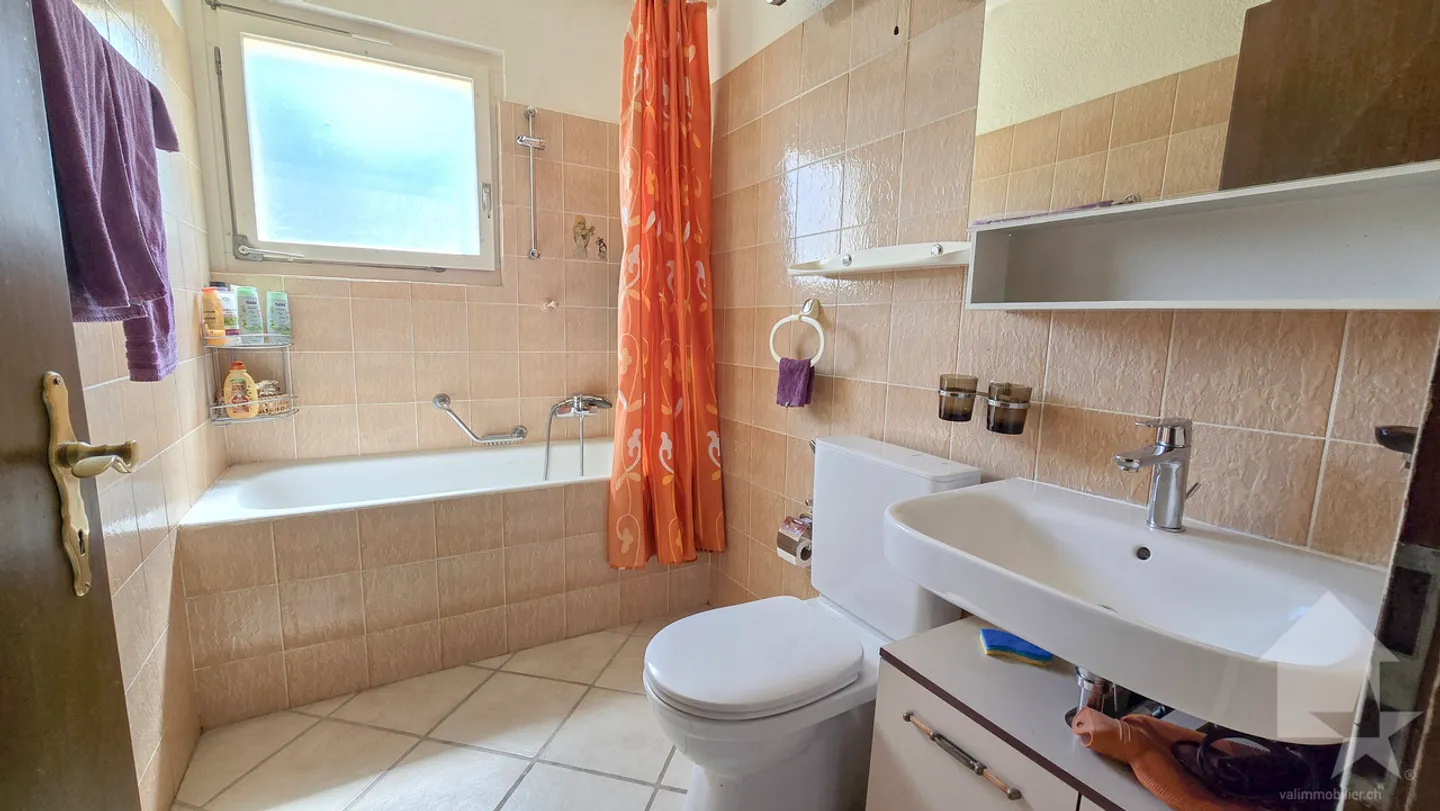 Appartement Charmant avec Vue Alpestre - Photo 7 sur 11