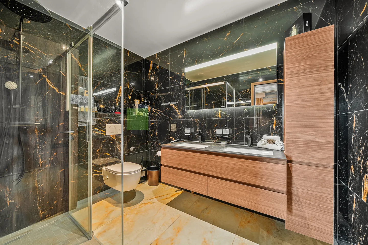 Elegante Villa mit unabhängiger 3-Zimmer-Wohnung - Foto 7 von 13