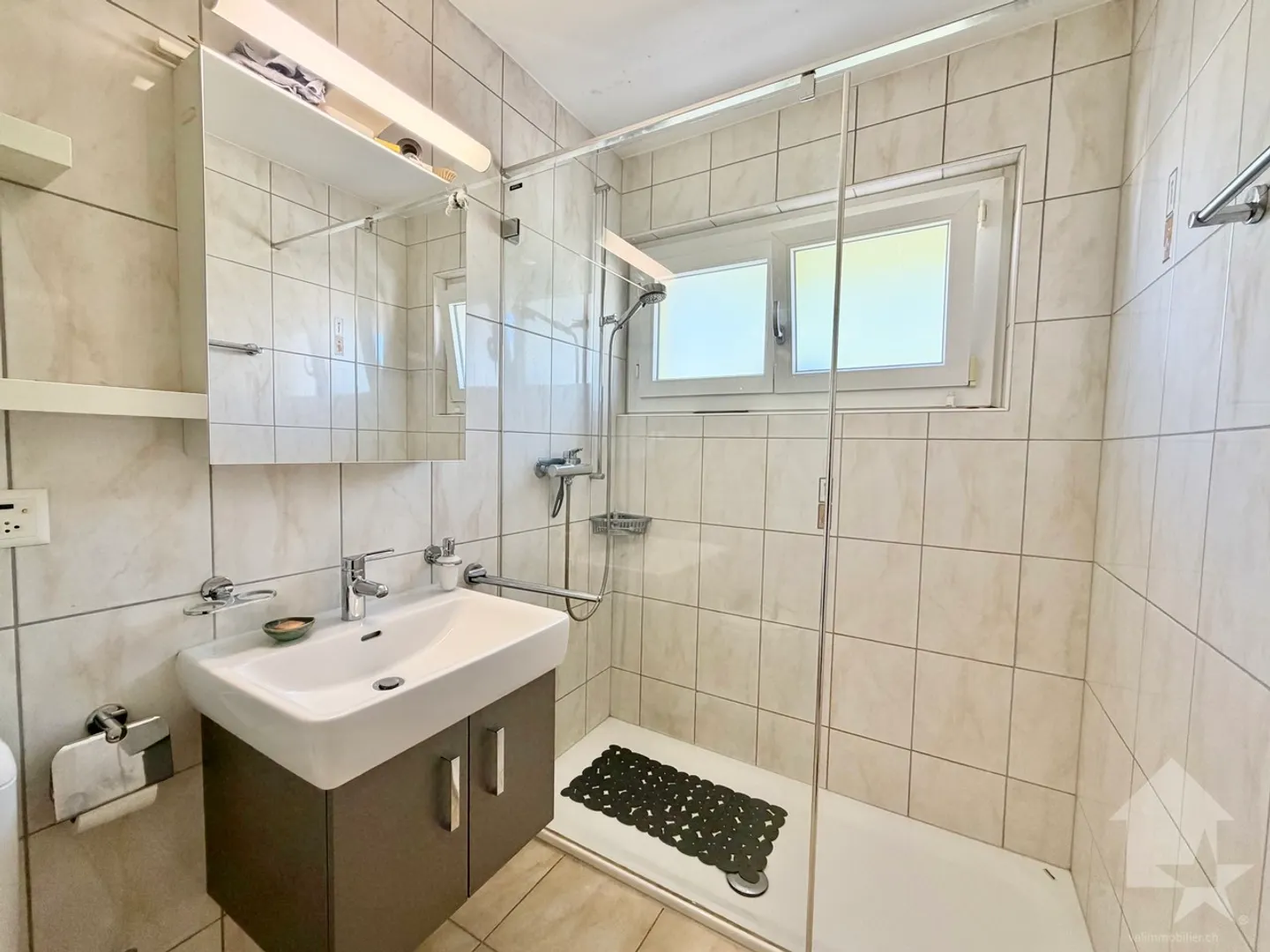 Joli appartement rénové de 90 m² avec garage box et parc ! - Photo 11 sur 13